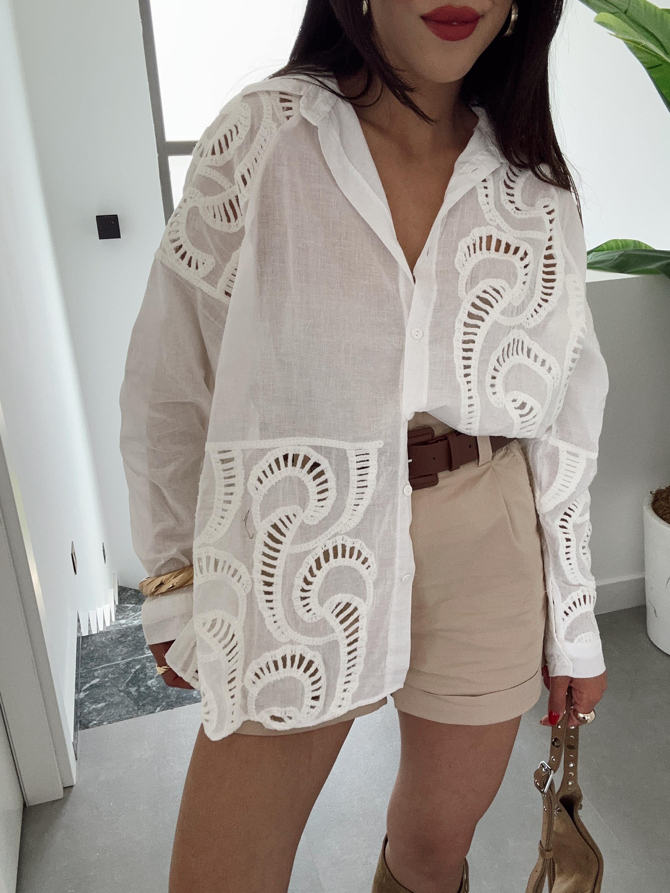 Ekru İşlemeli Gömlek