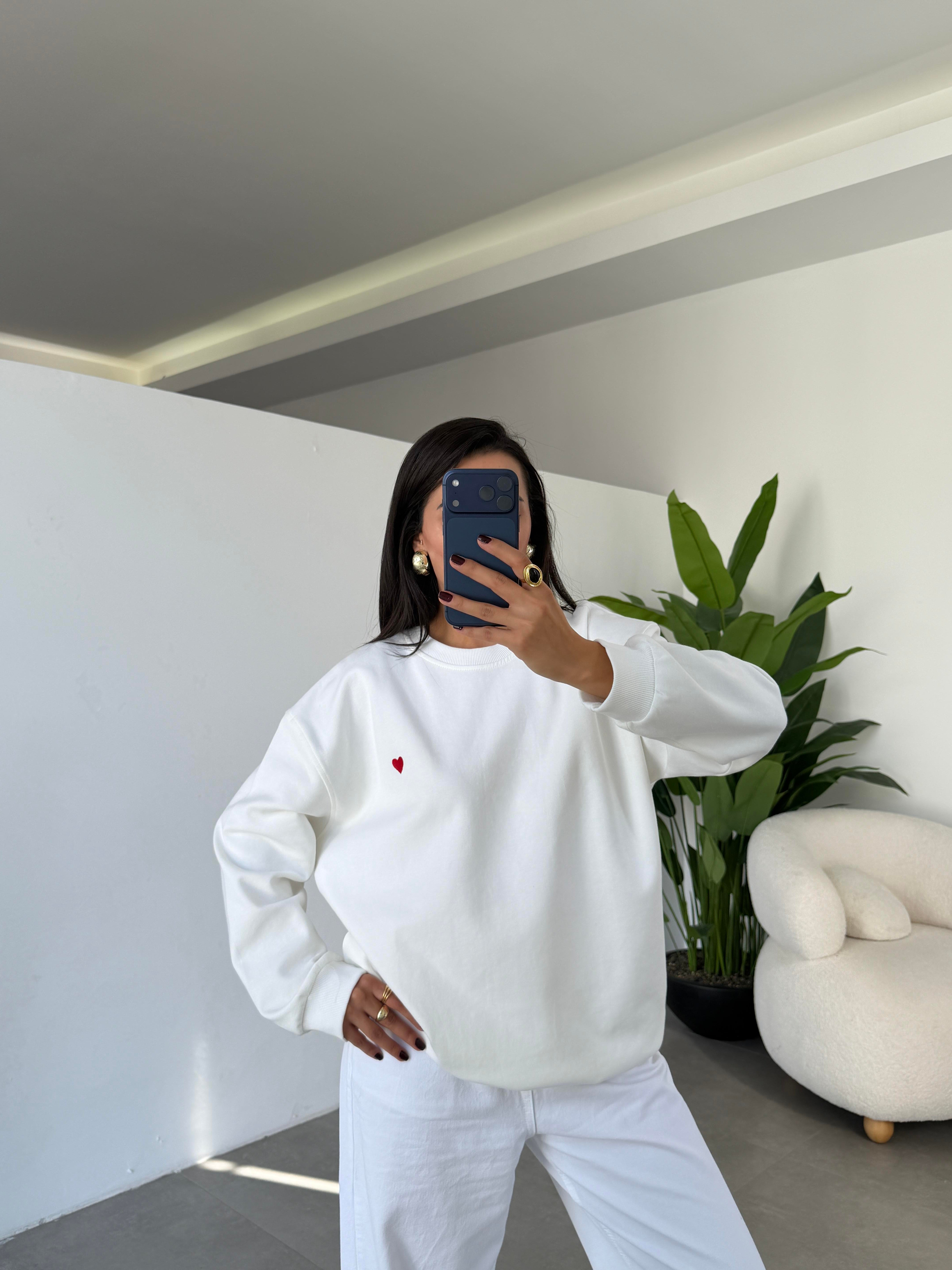 Ekru Kalp Nakışlı Sweatshirt