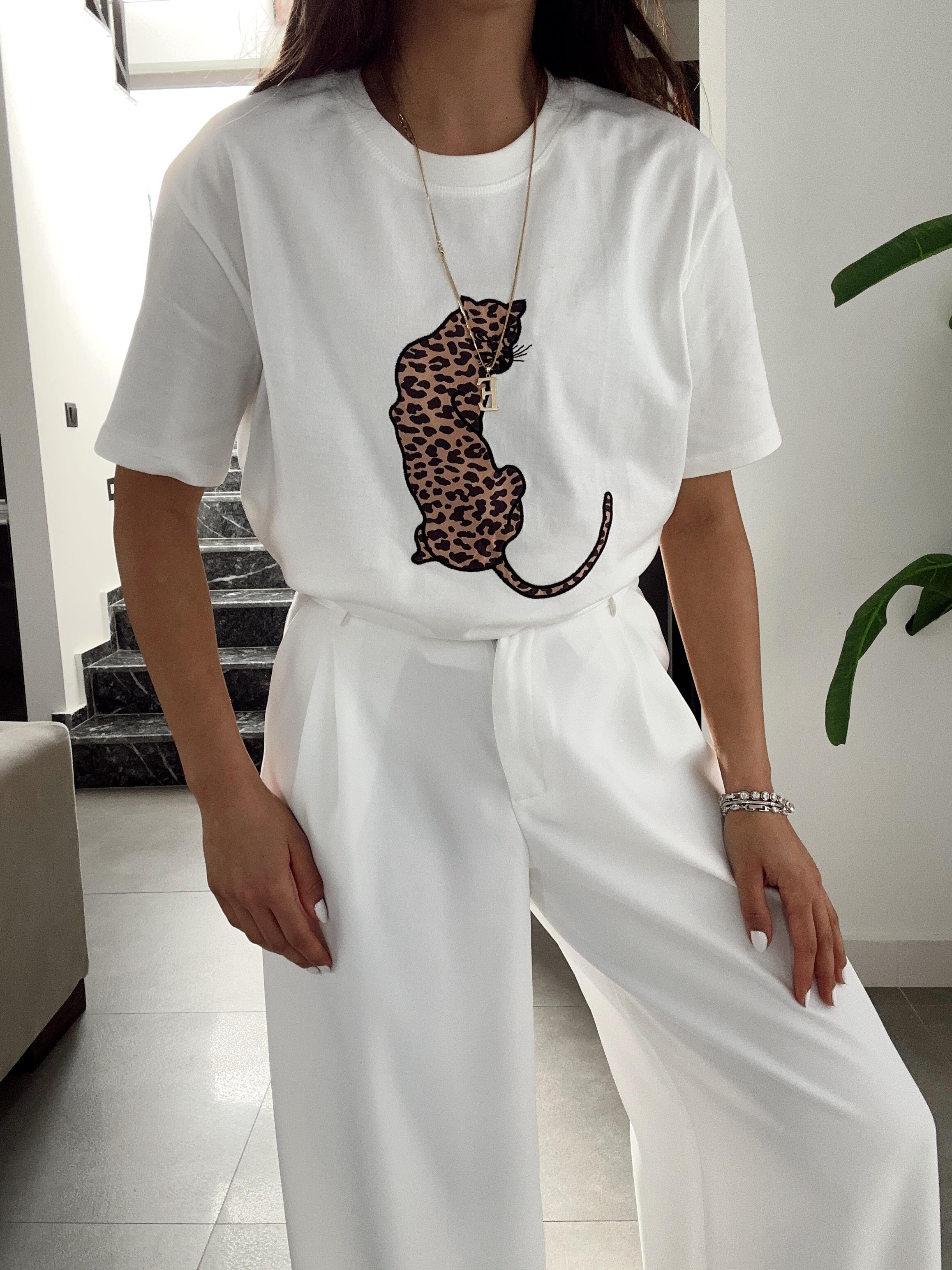 Ekru Leopar Desenli Basic Tişört