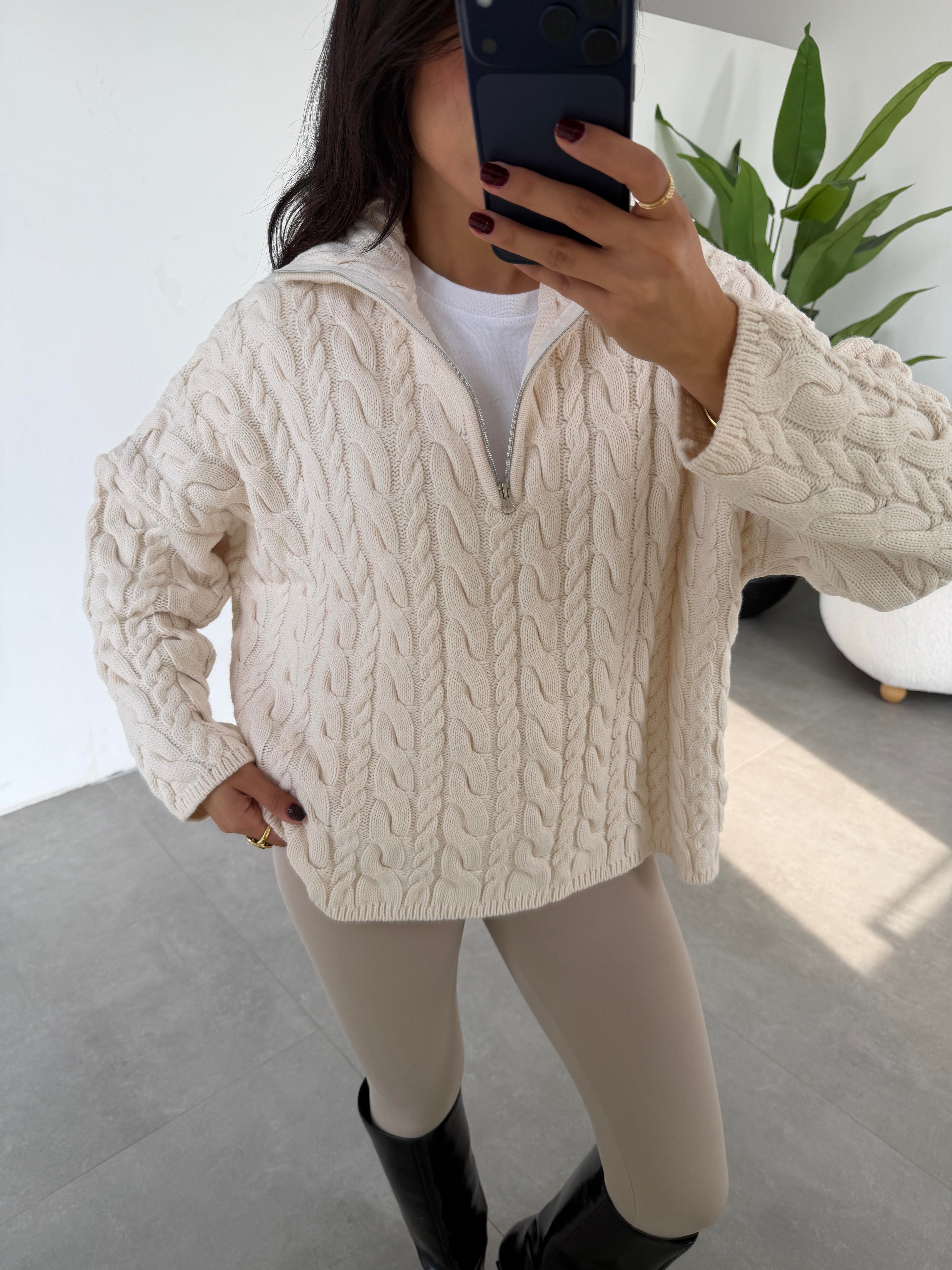Ekru Saç Örgülü Fermuarlı Kazak
