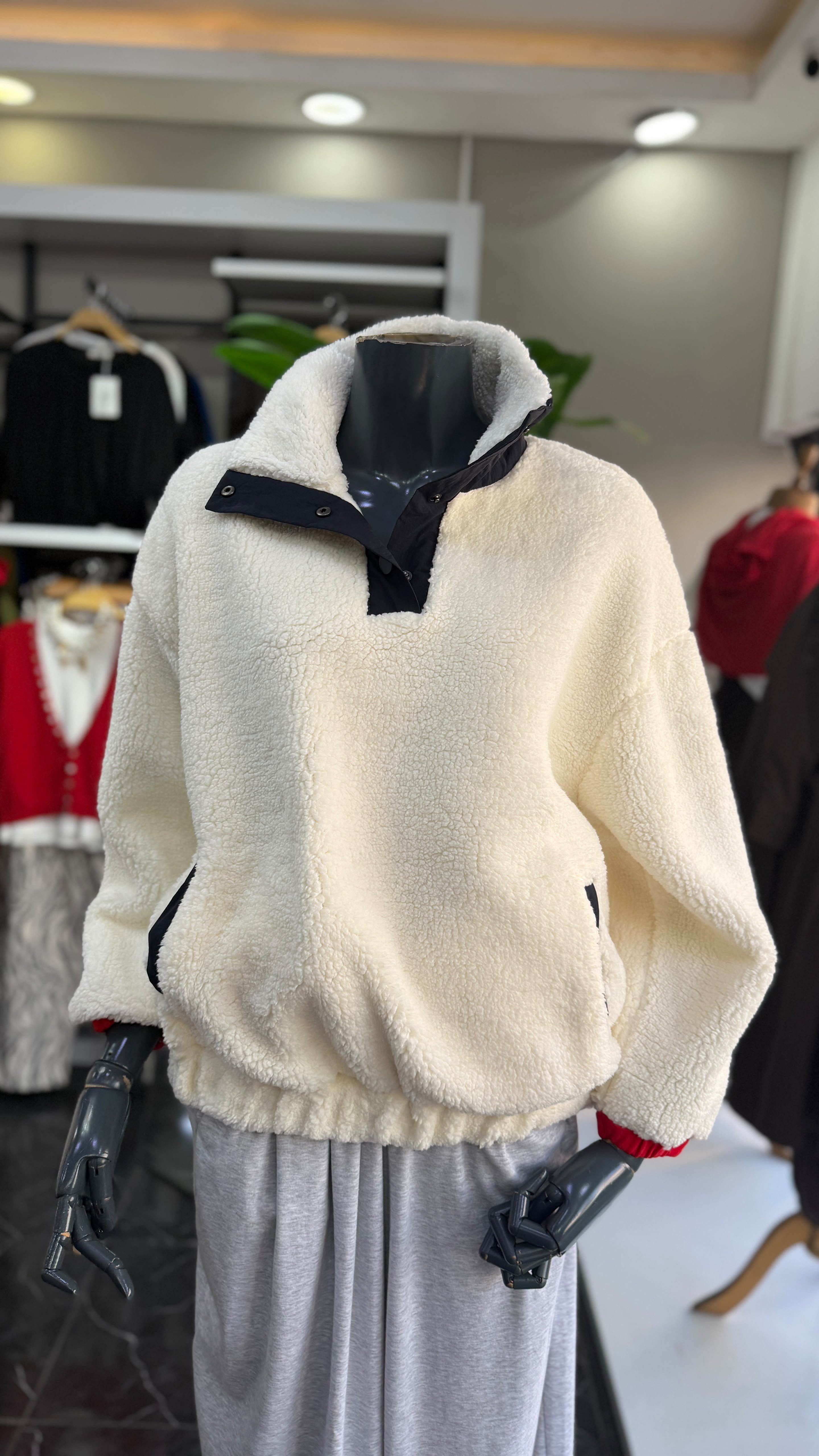 Ekru Sırt Baskılı Polar Sweat
