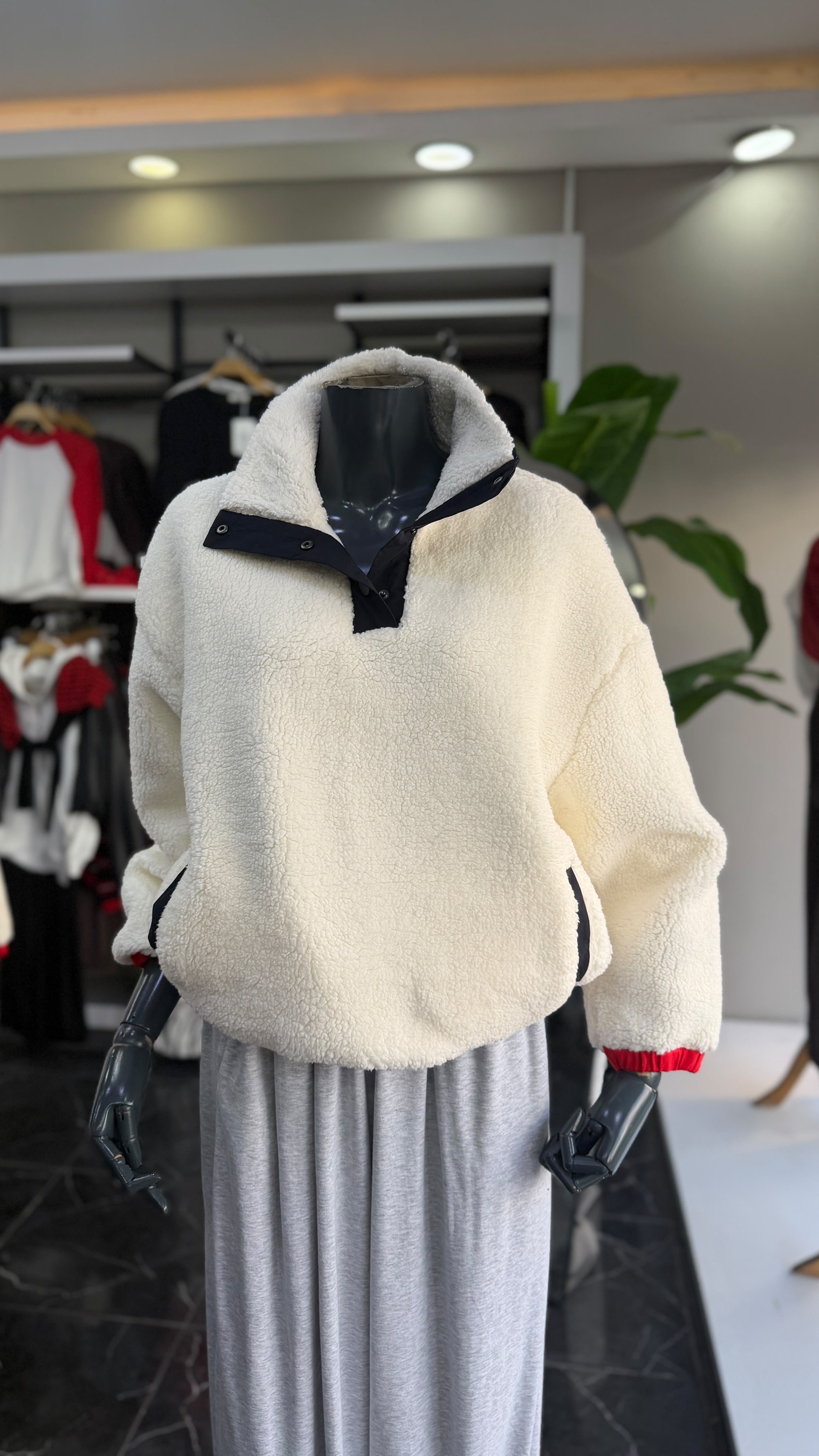 Ekru Sırt Baskılı Polar Sweat