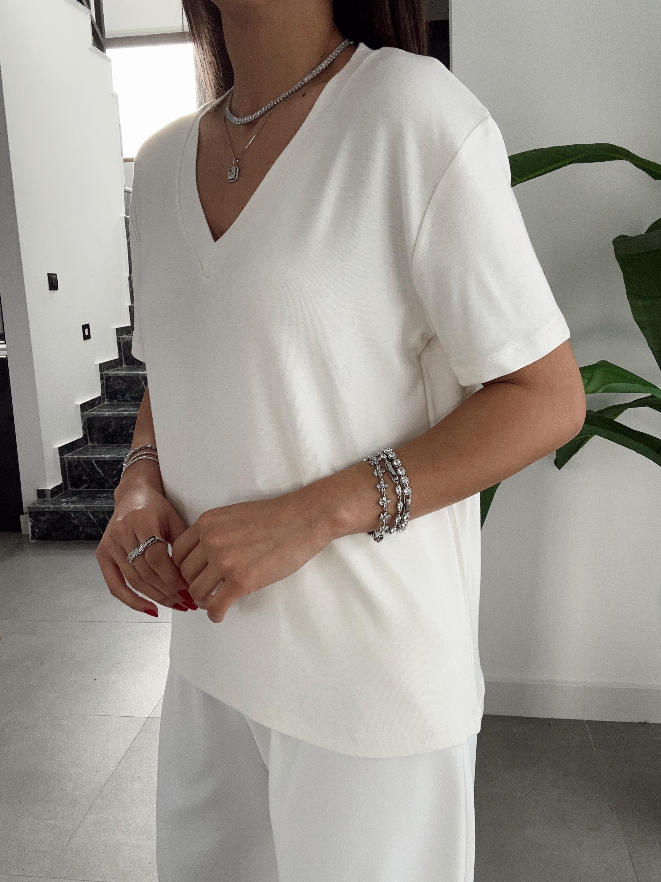 Ekru V Yaka  Basic Tişört