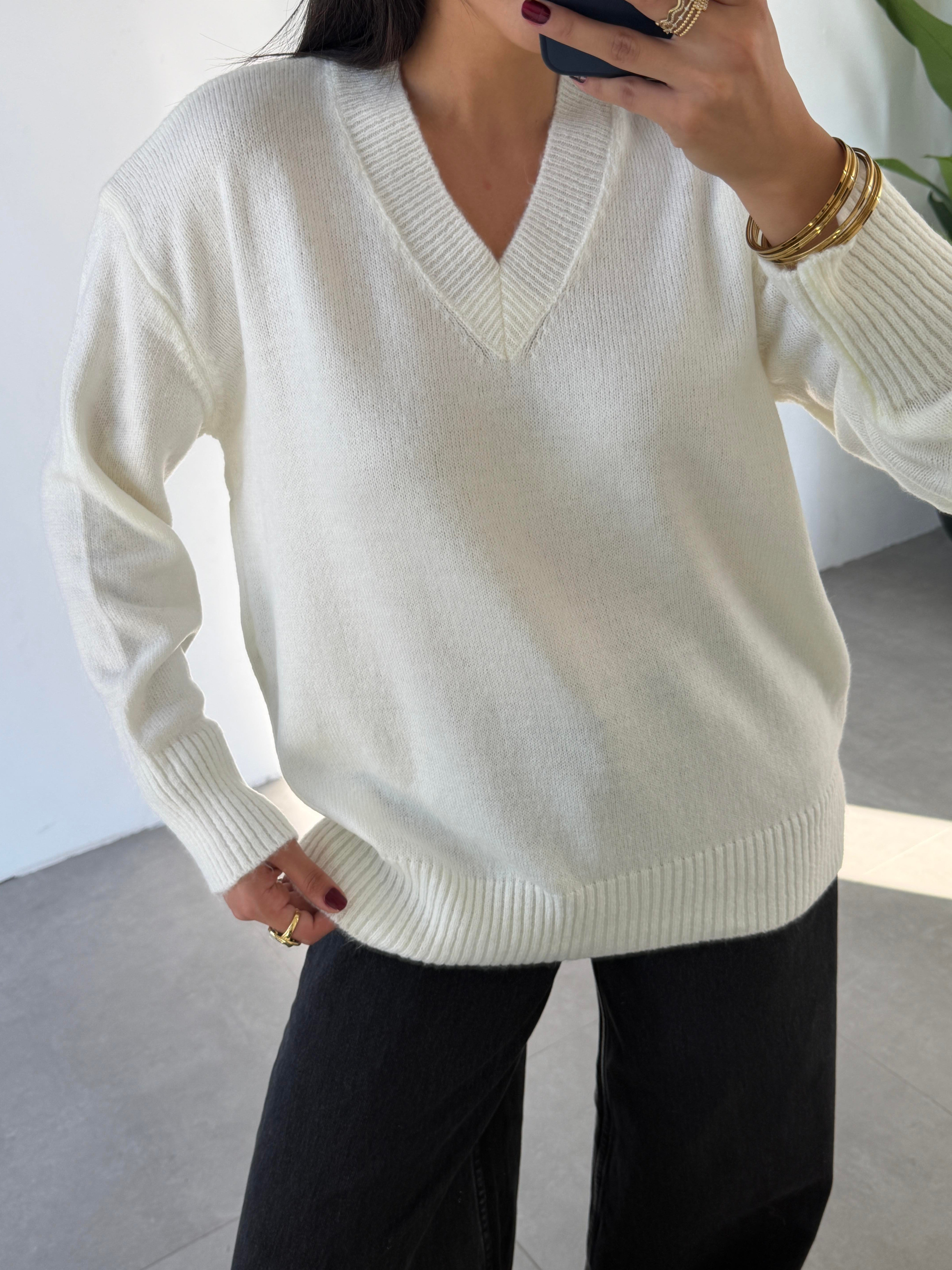 Ekru V Yaka Oversize Triko Kazak