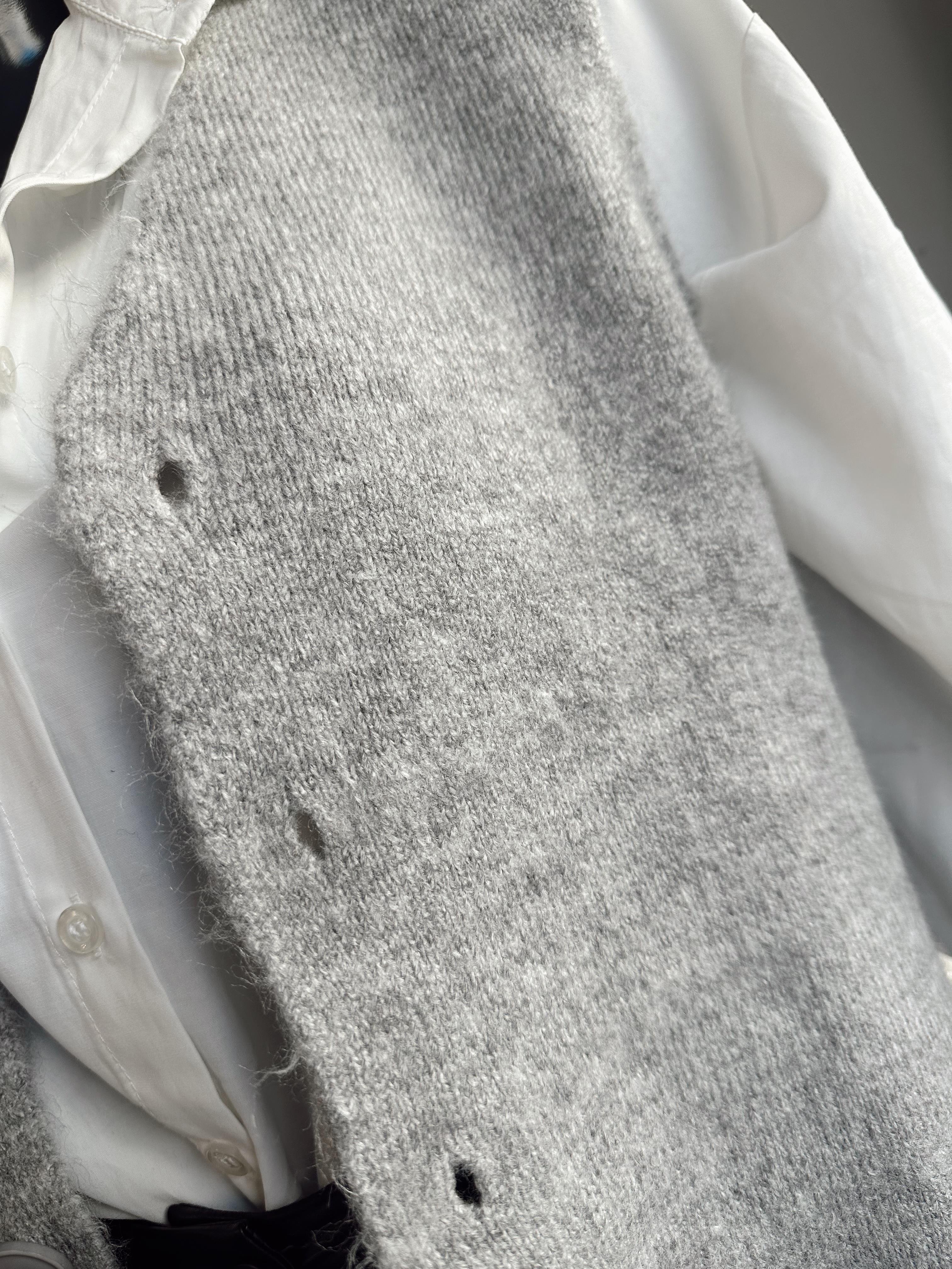 Gri Düğmeli Triko Yelek