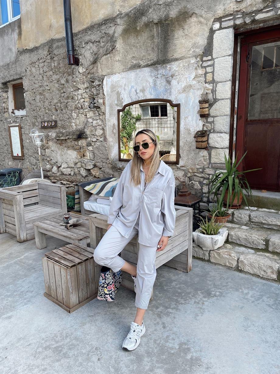 Gri Gold Düğmeli Oversize Gömlek