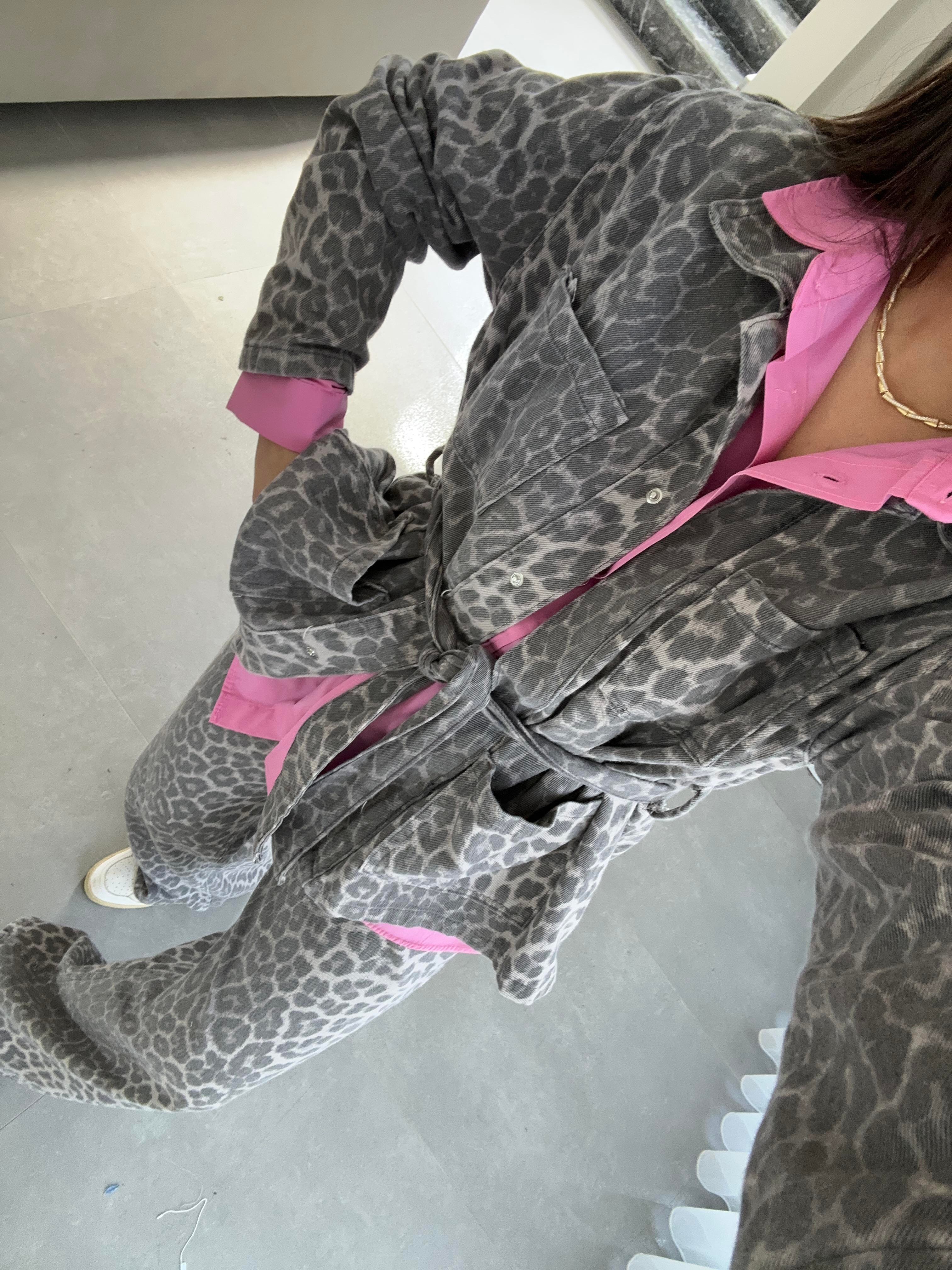 Gri Leopar Desen Gabardin Kuşaklı Ceket