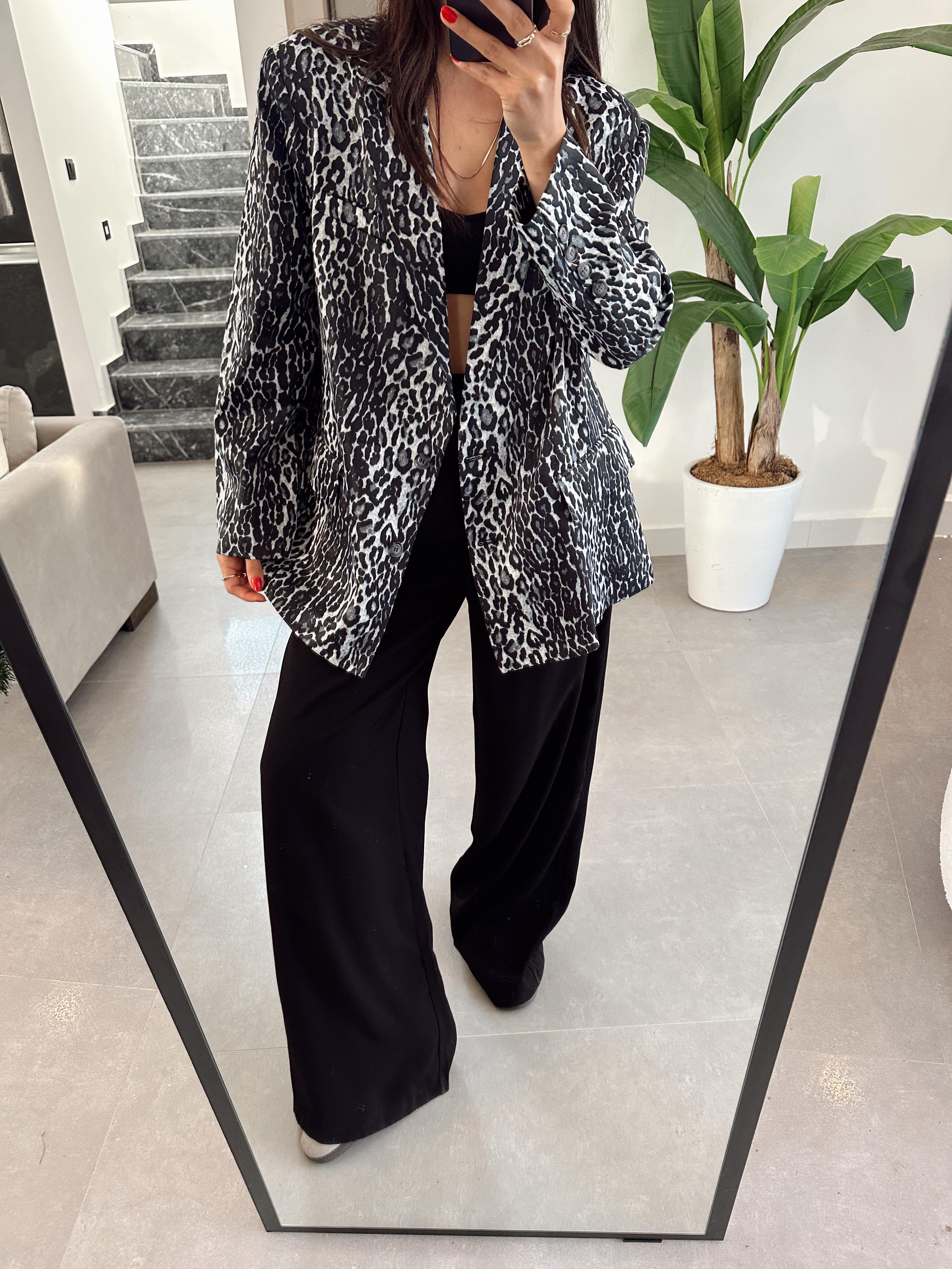 Gri Leopar Desenli Saten Blazer
