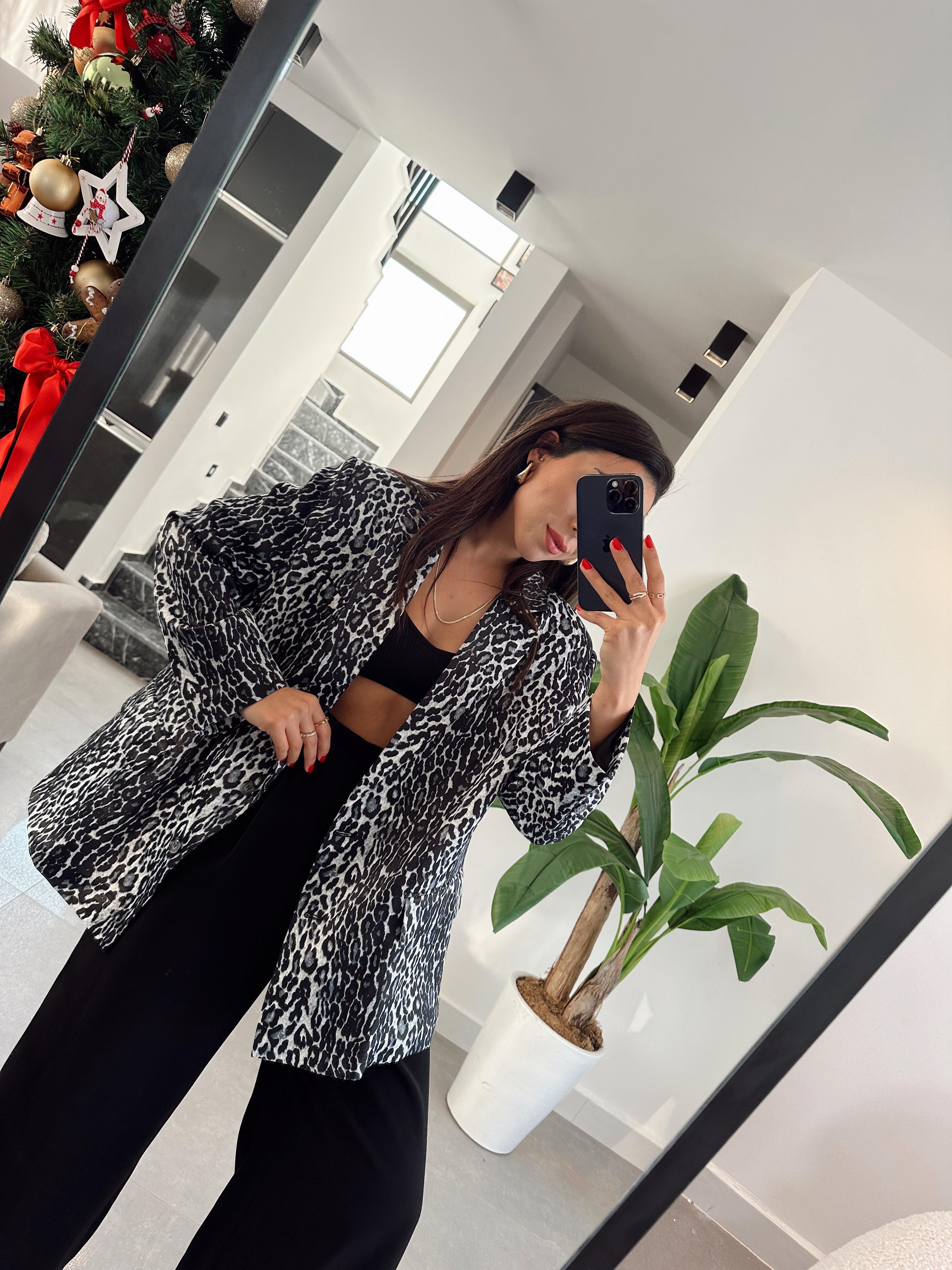 Gri Leopar Desenli Saten Blazer