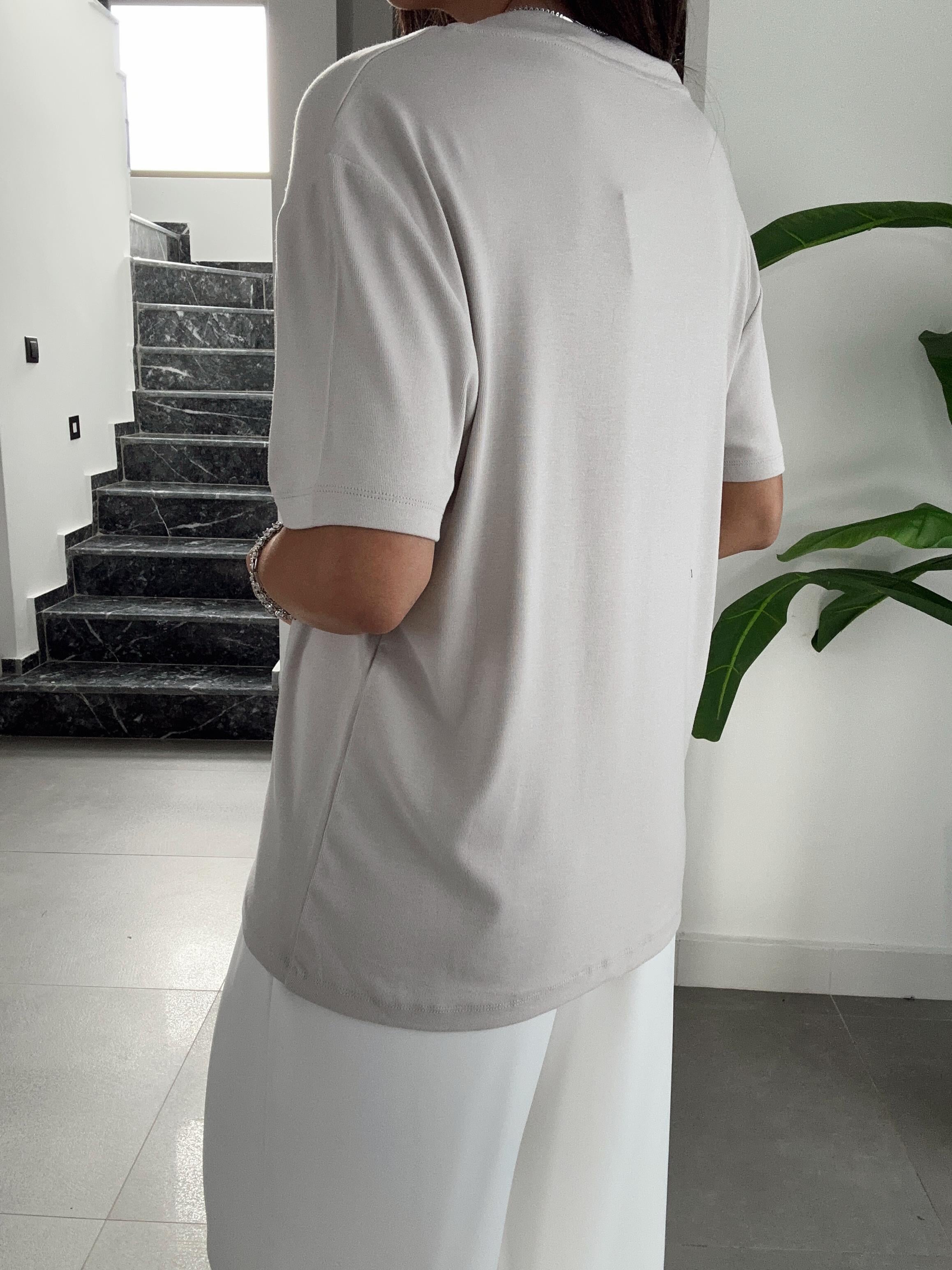 Gri V Yaka Basic Tişört