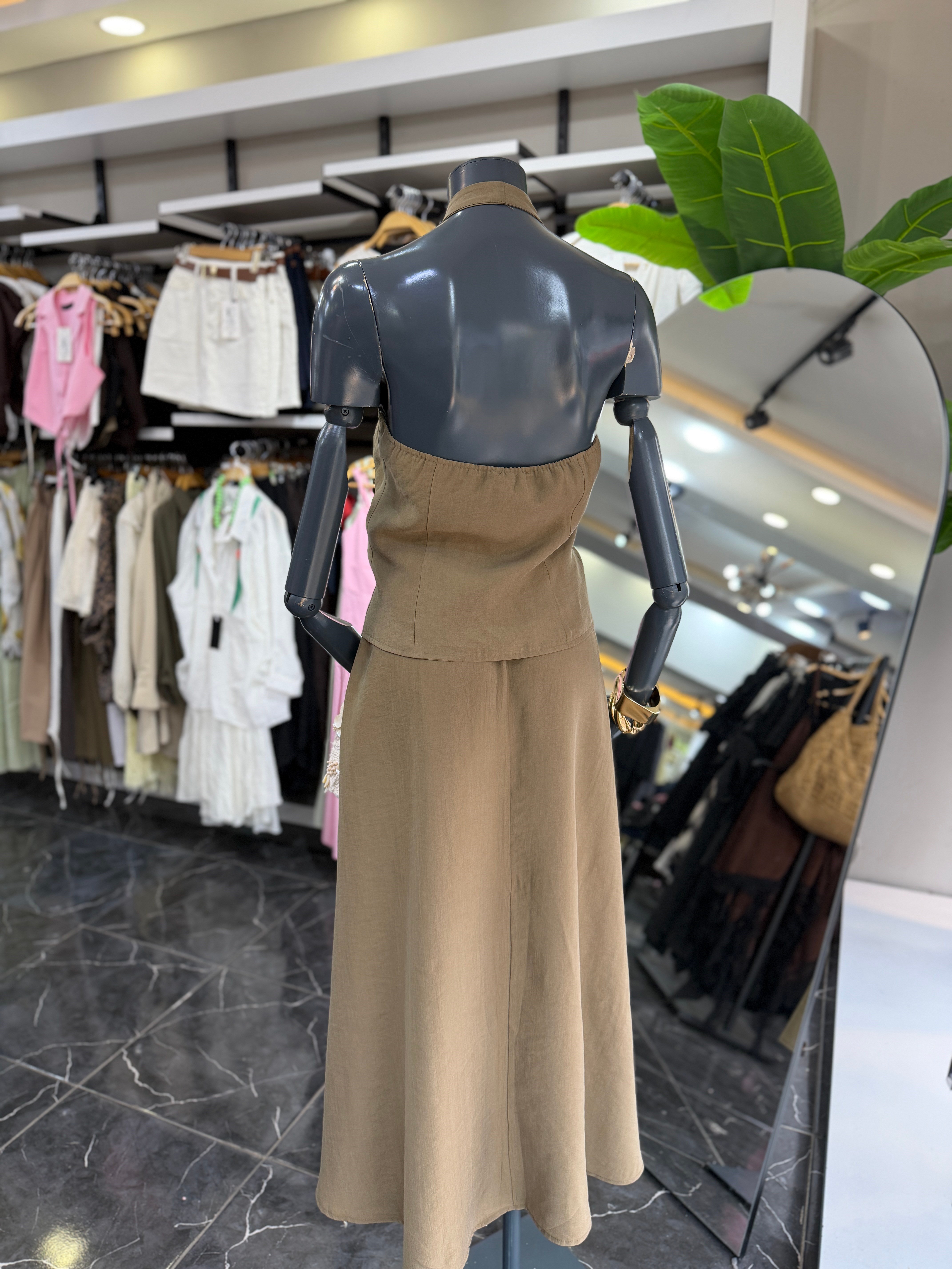 Haki Halter Yaka Taş Detaylı Bluz Etek Takım