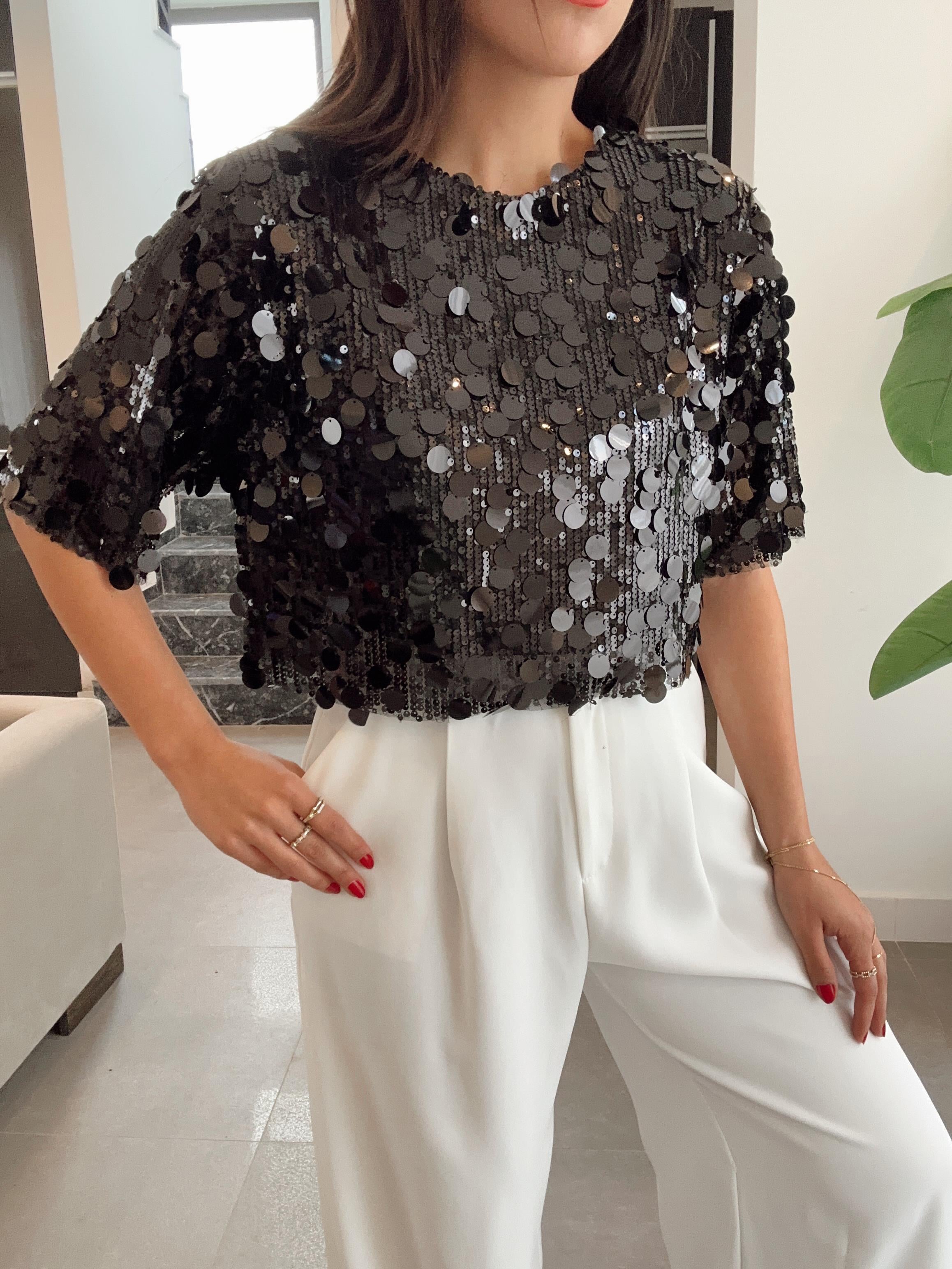 İri Pullu Siyah Bluz