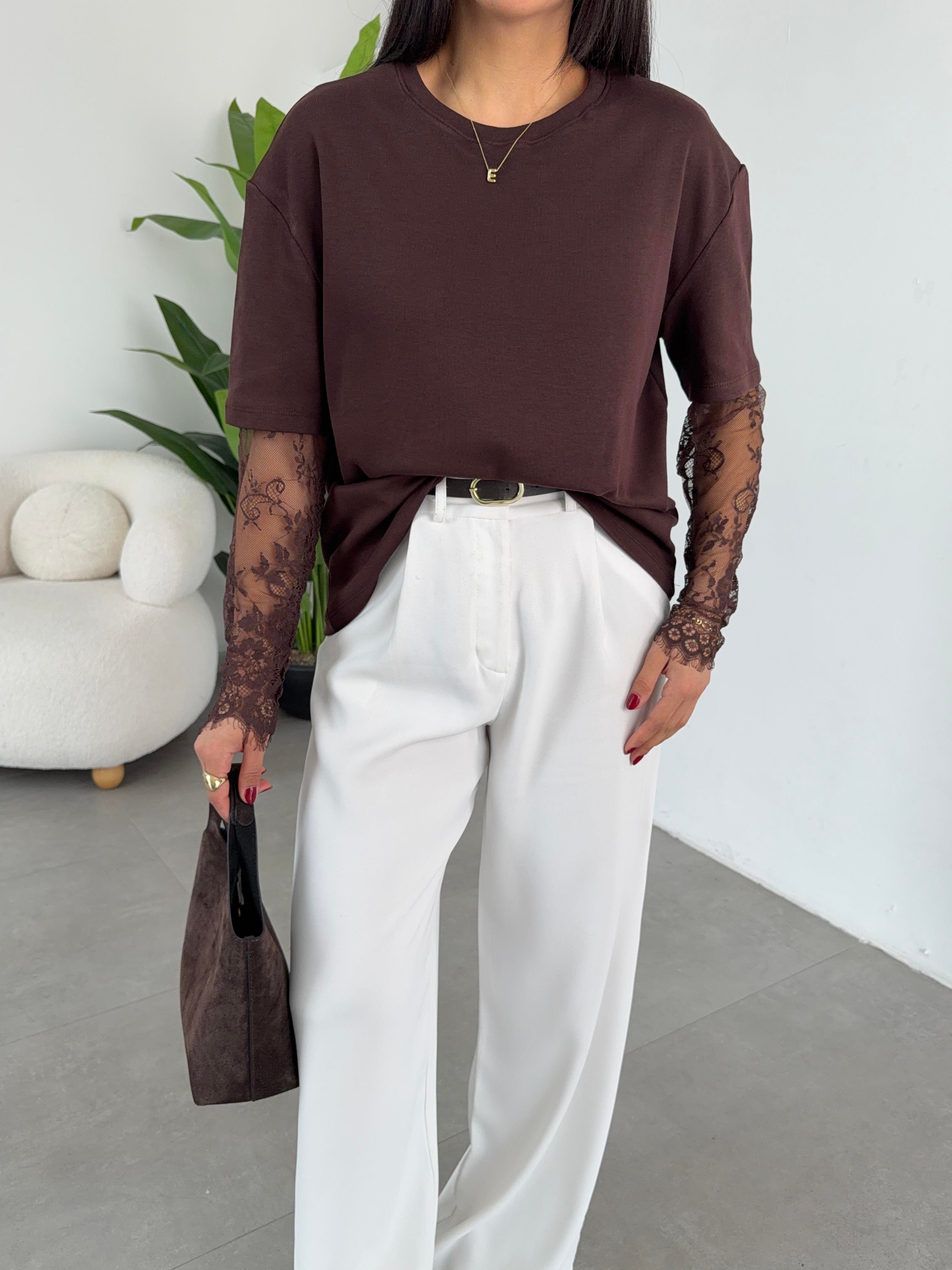 Kahve Kolları Dantel Detaylı T-Shirt