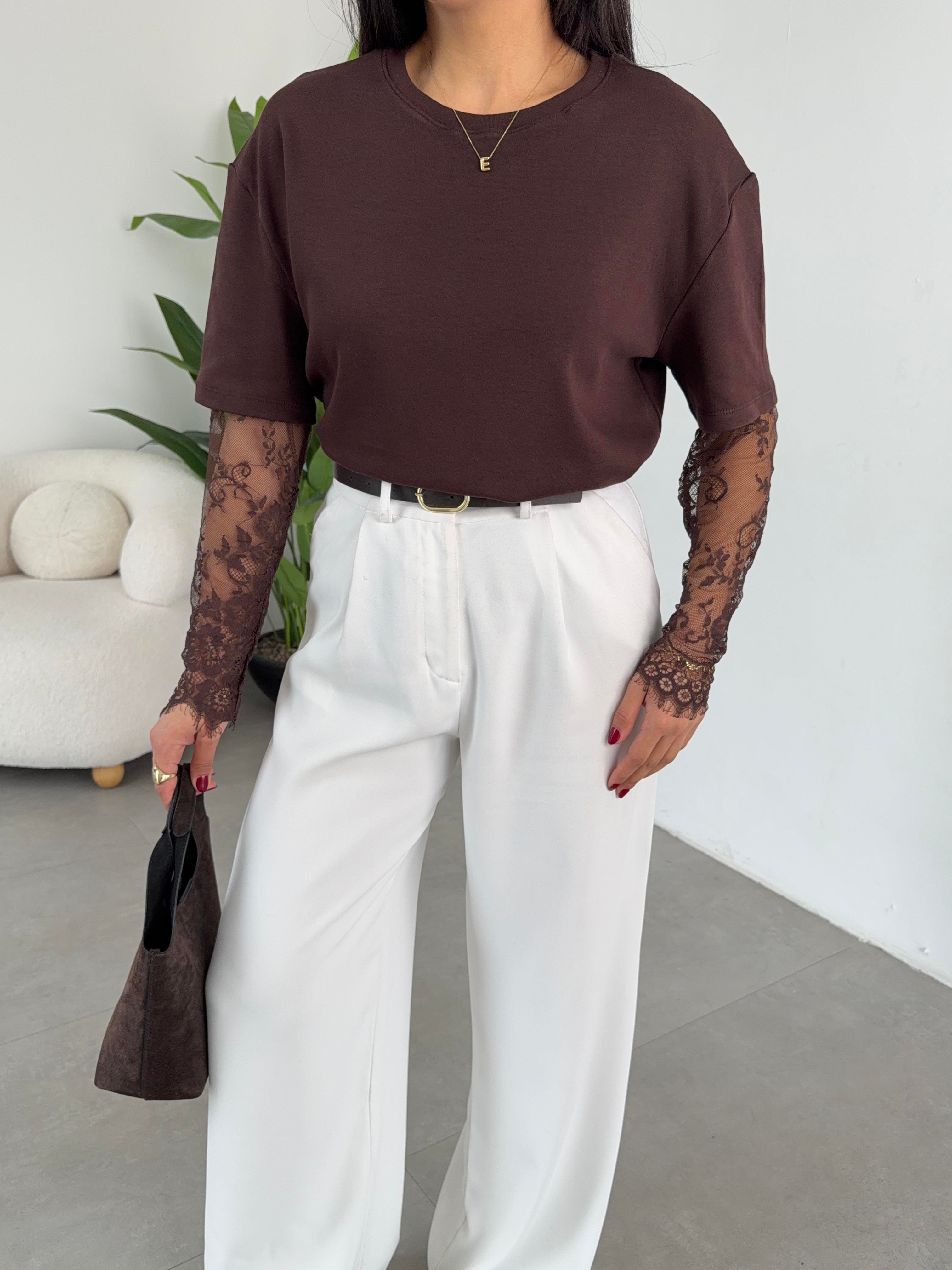 Kahve Kolları Dantel Detaylı T-Shirt