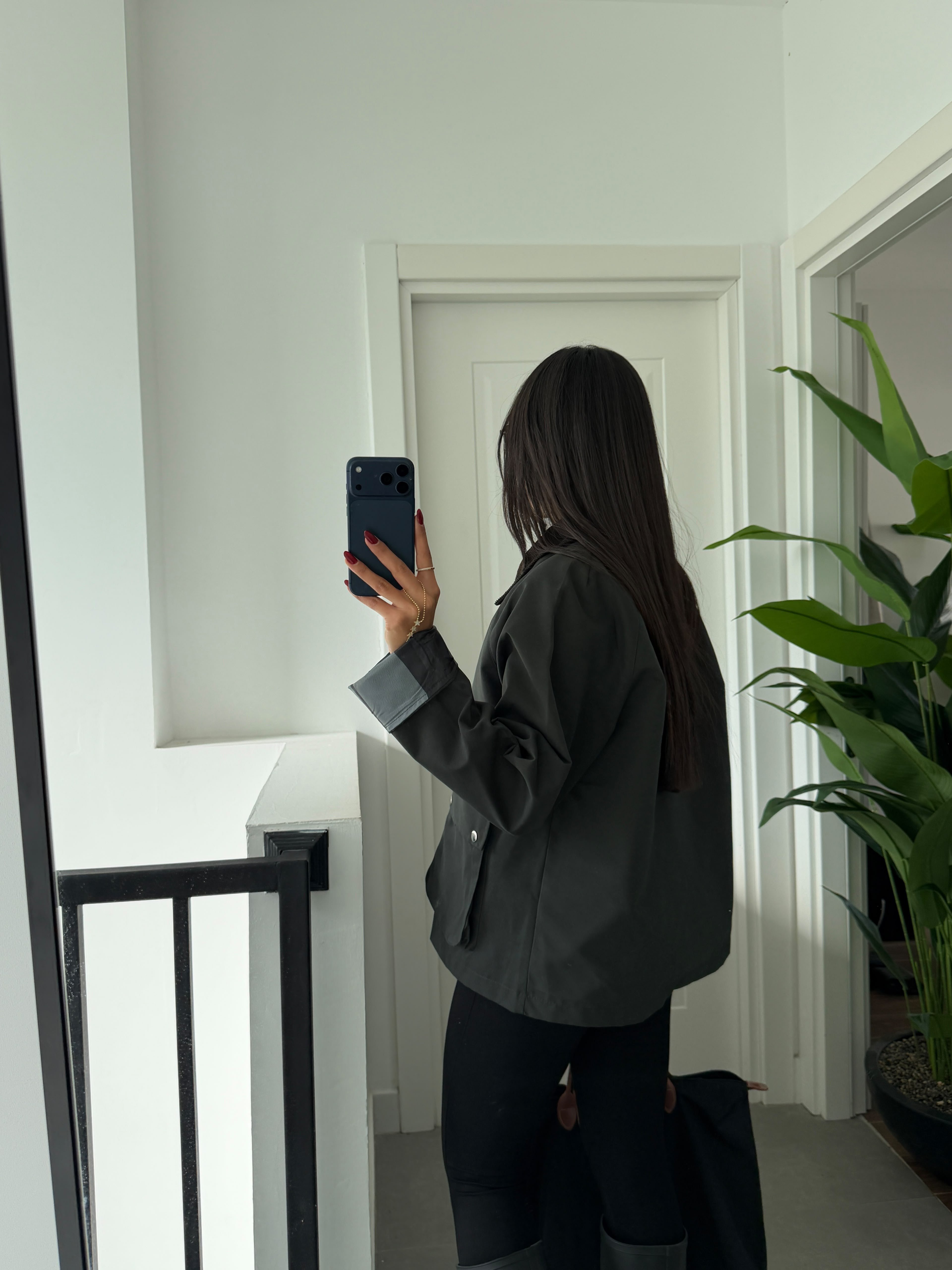 Koyu Haki Garnili Mum Kaplama Mont