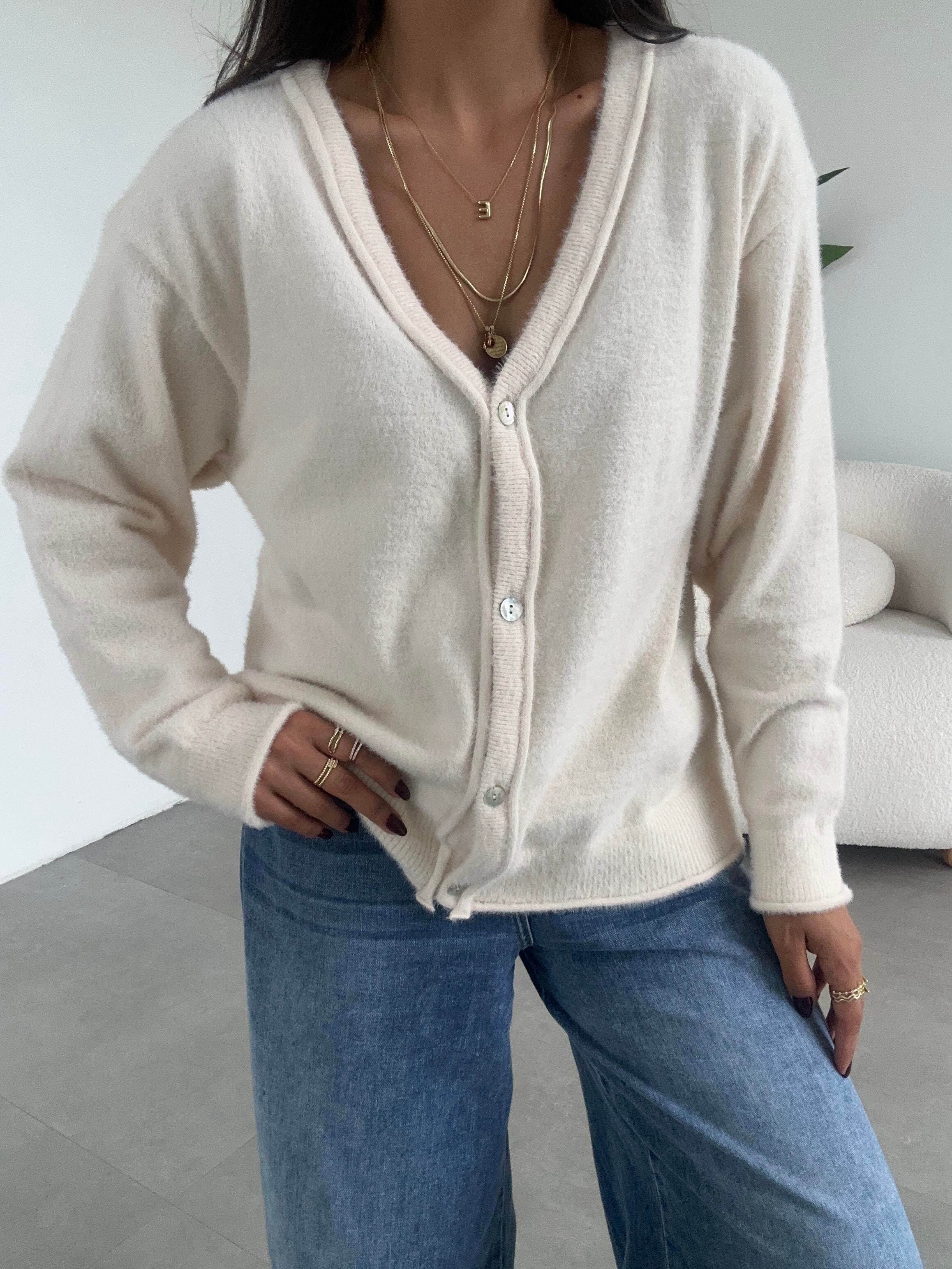 Krem 4 Düğmeli Hırka