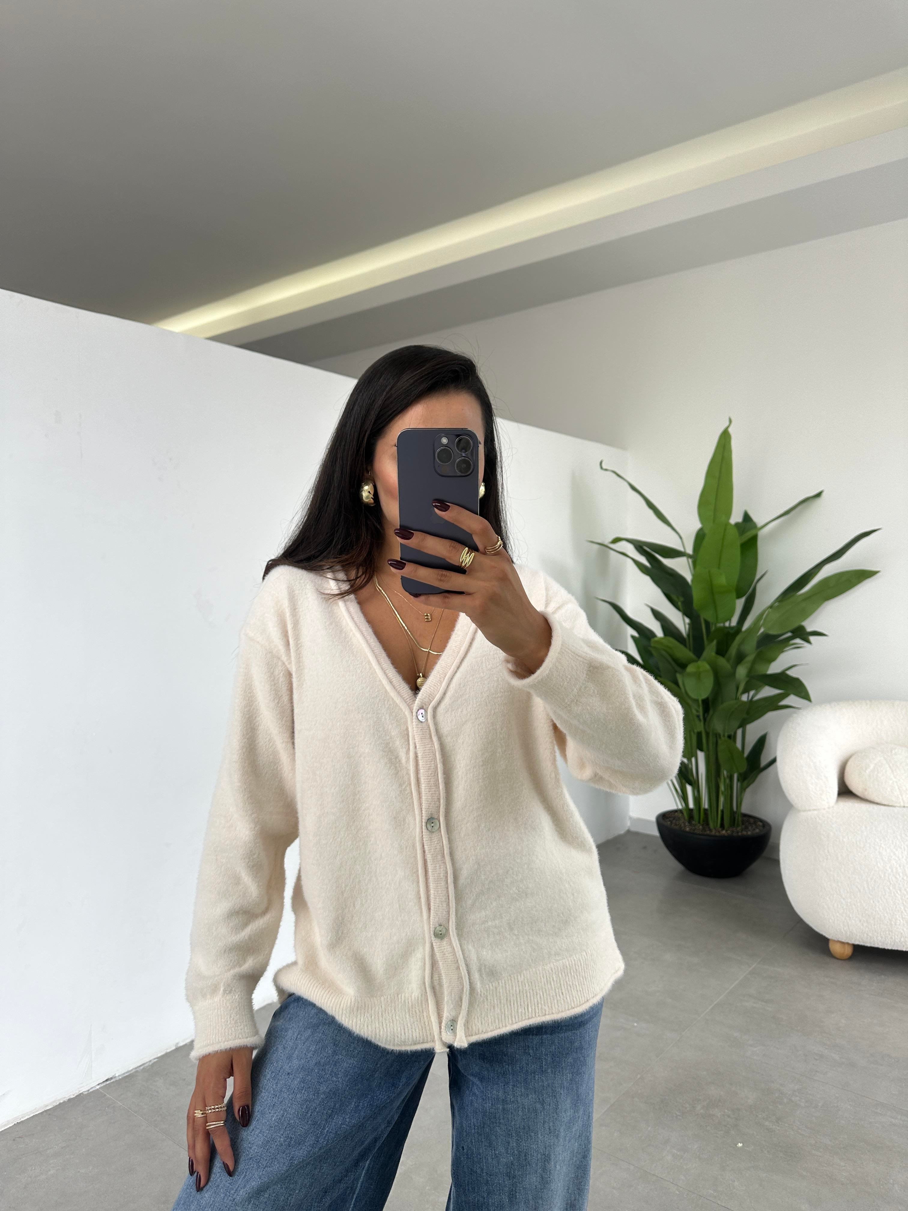 Krem 4 Düğmeli Hırka