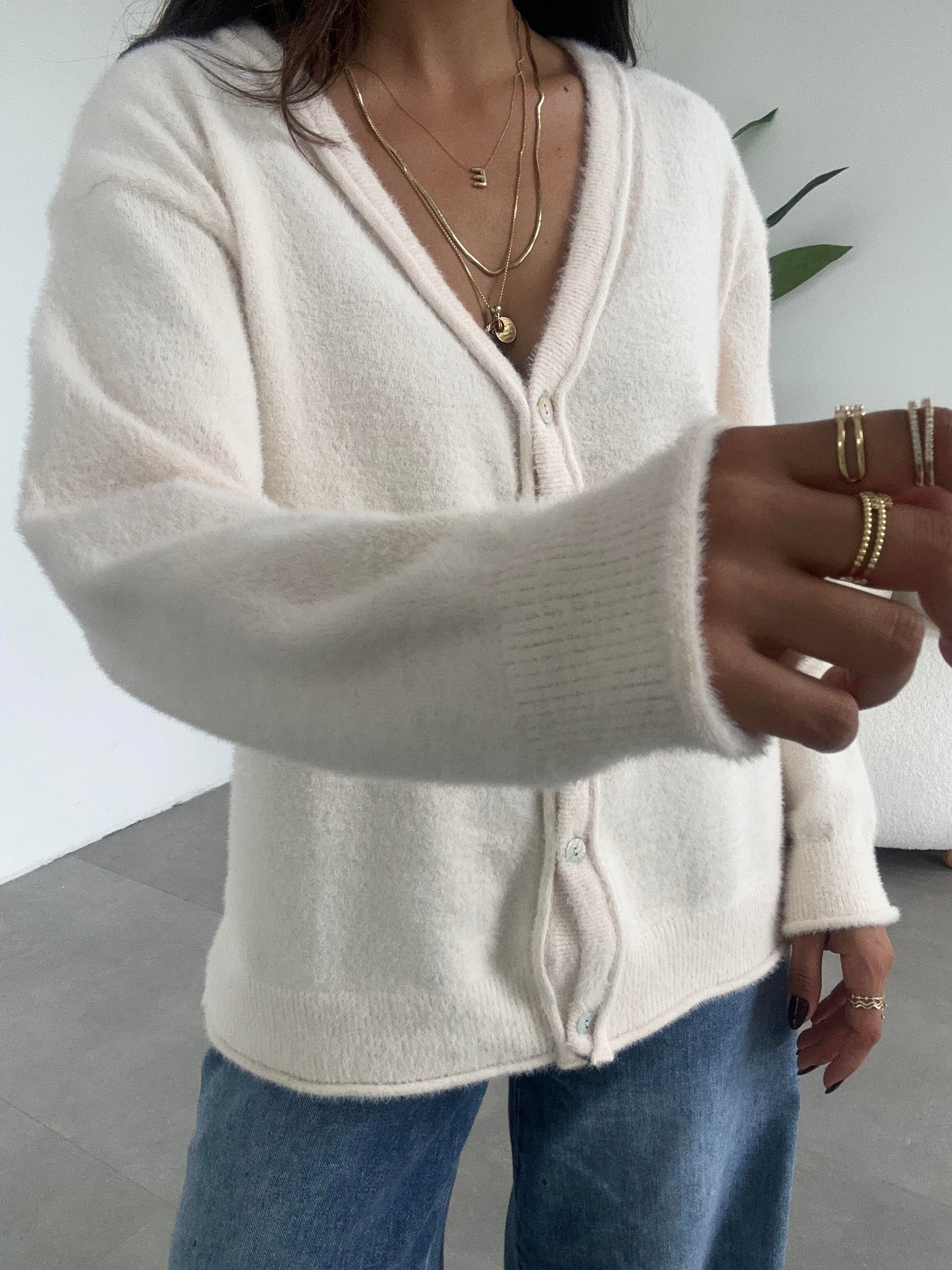 Krem 4 Düğmeli Hırka