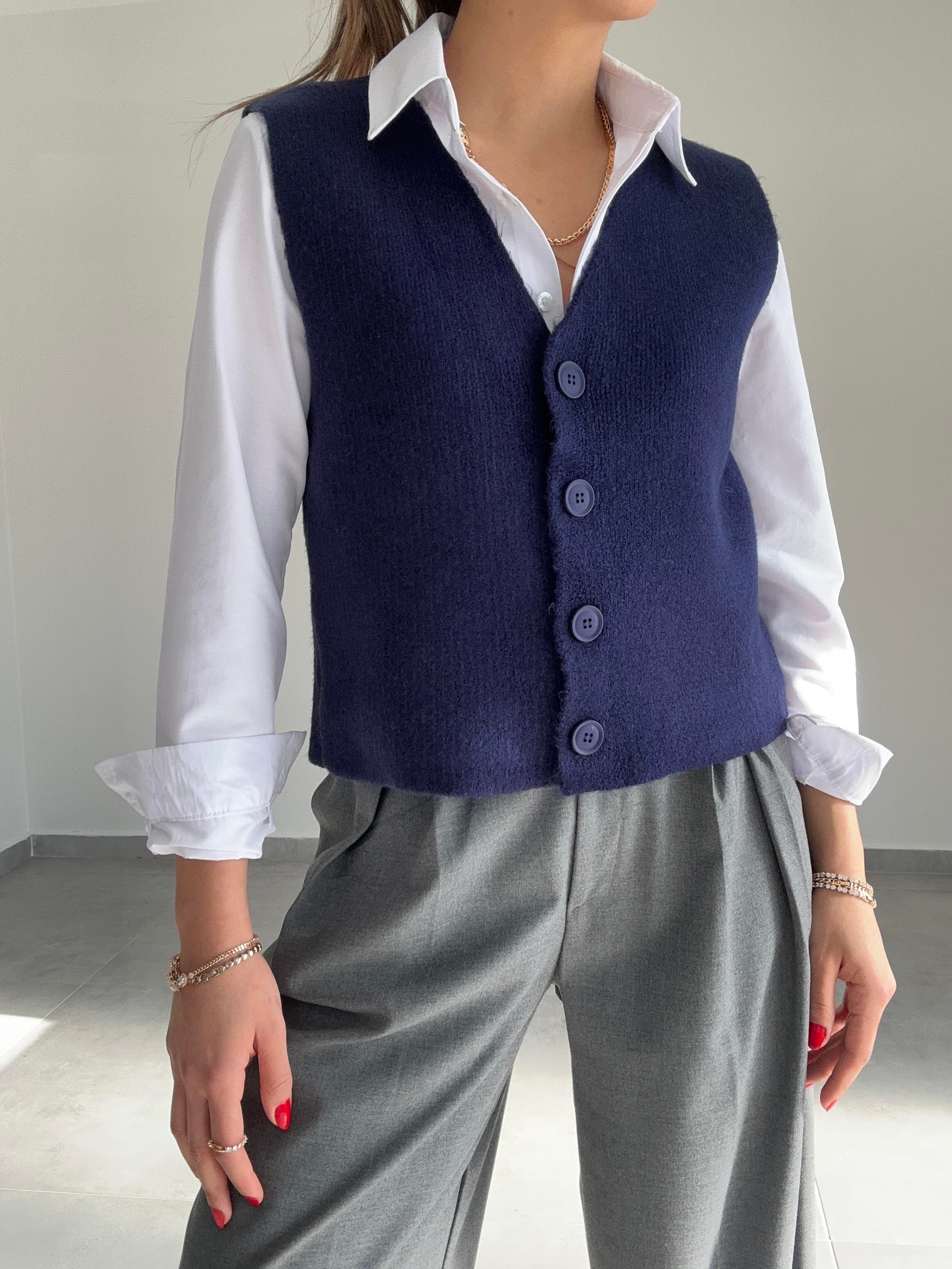 Lacivert Düğmeli Triko Yelek