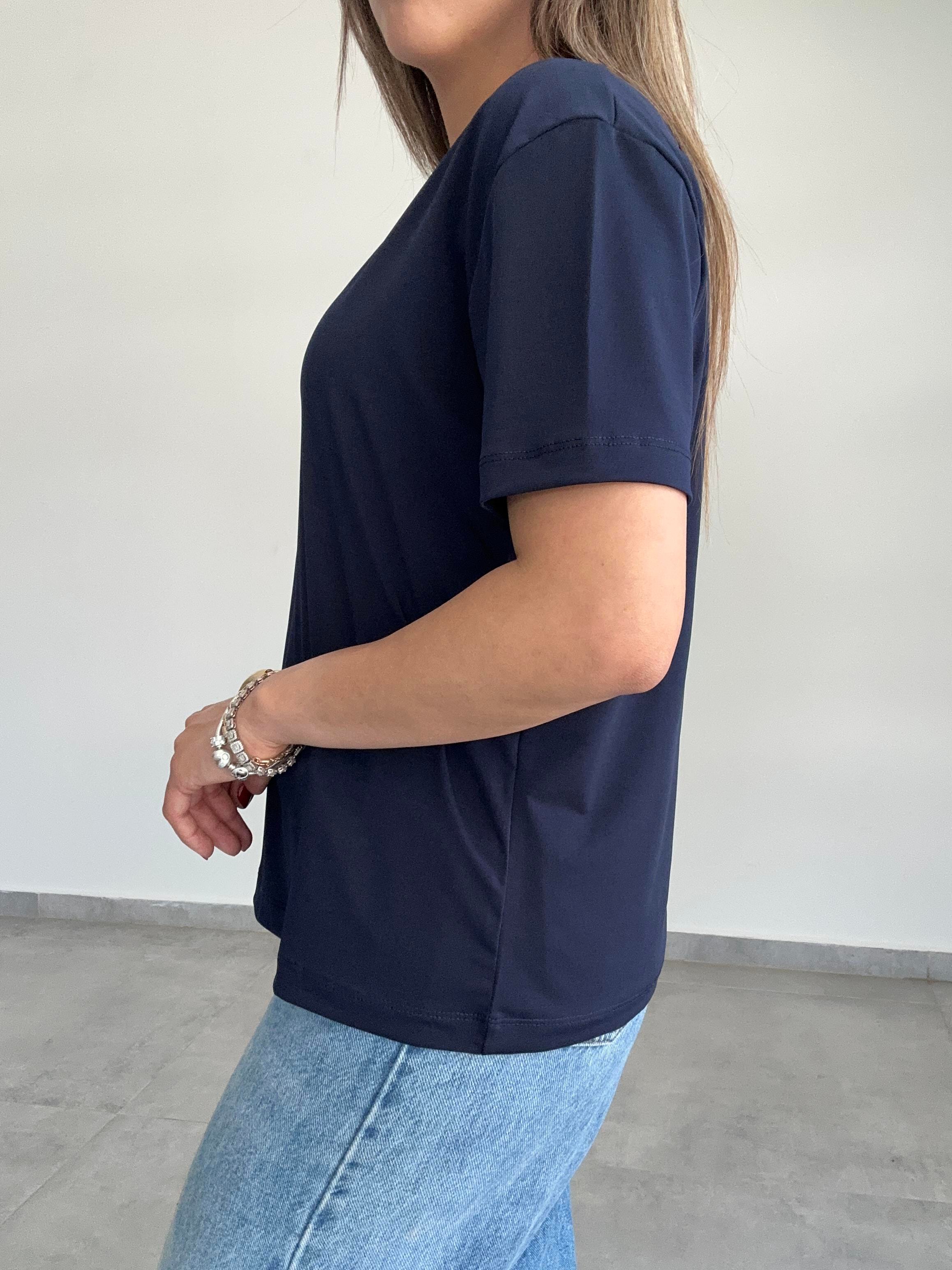 M-D Lacivert V Yaka Tişört