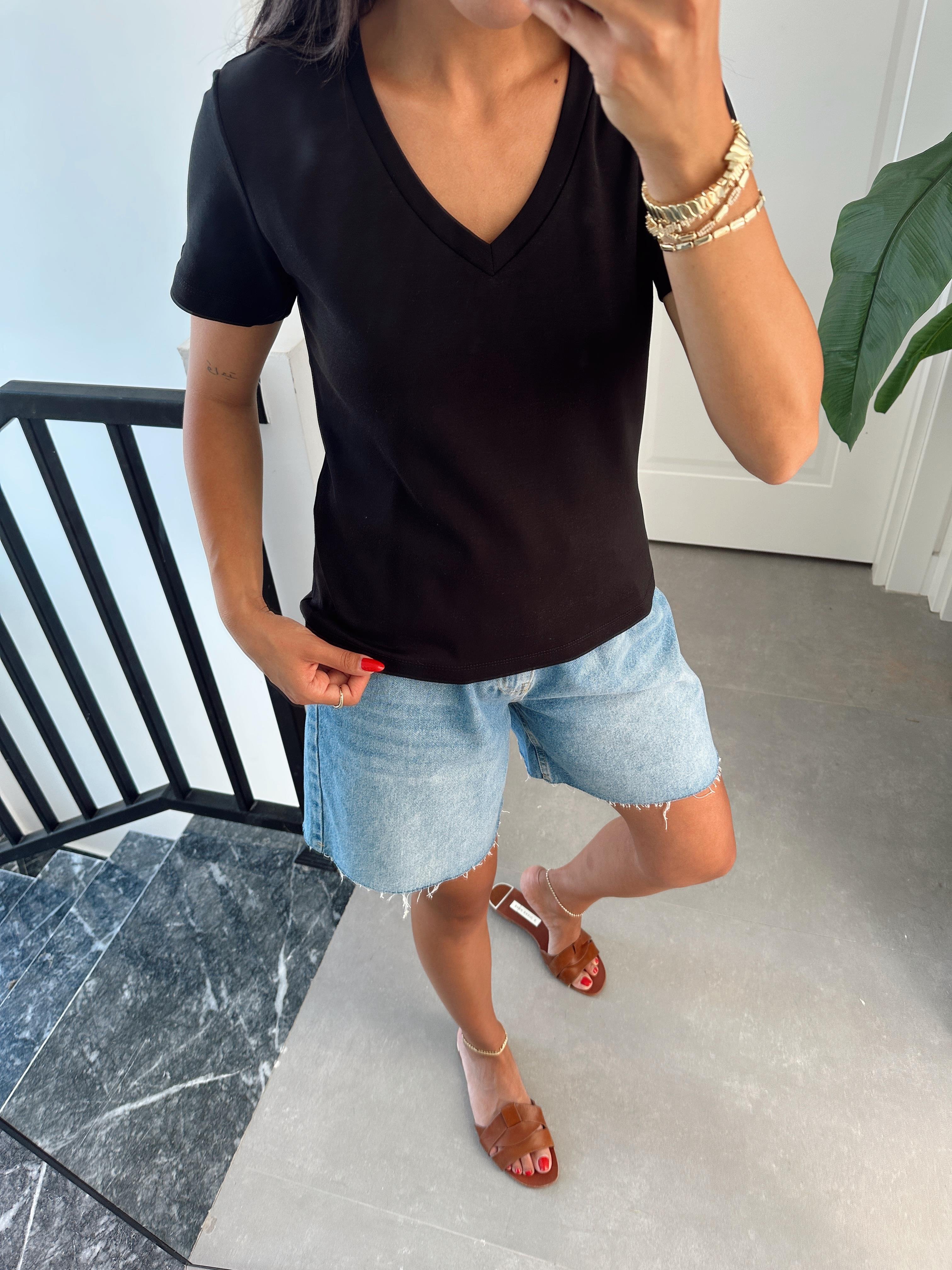 M-D Siyah V Yaka Basic Tshirt