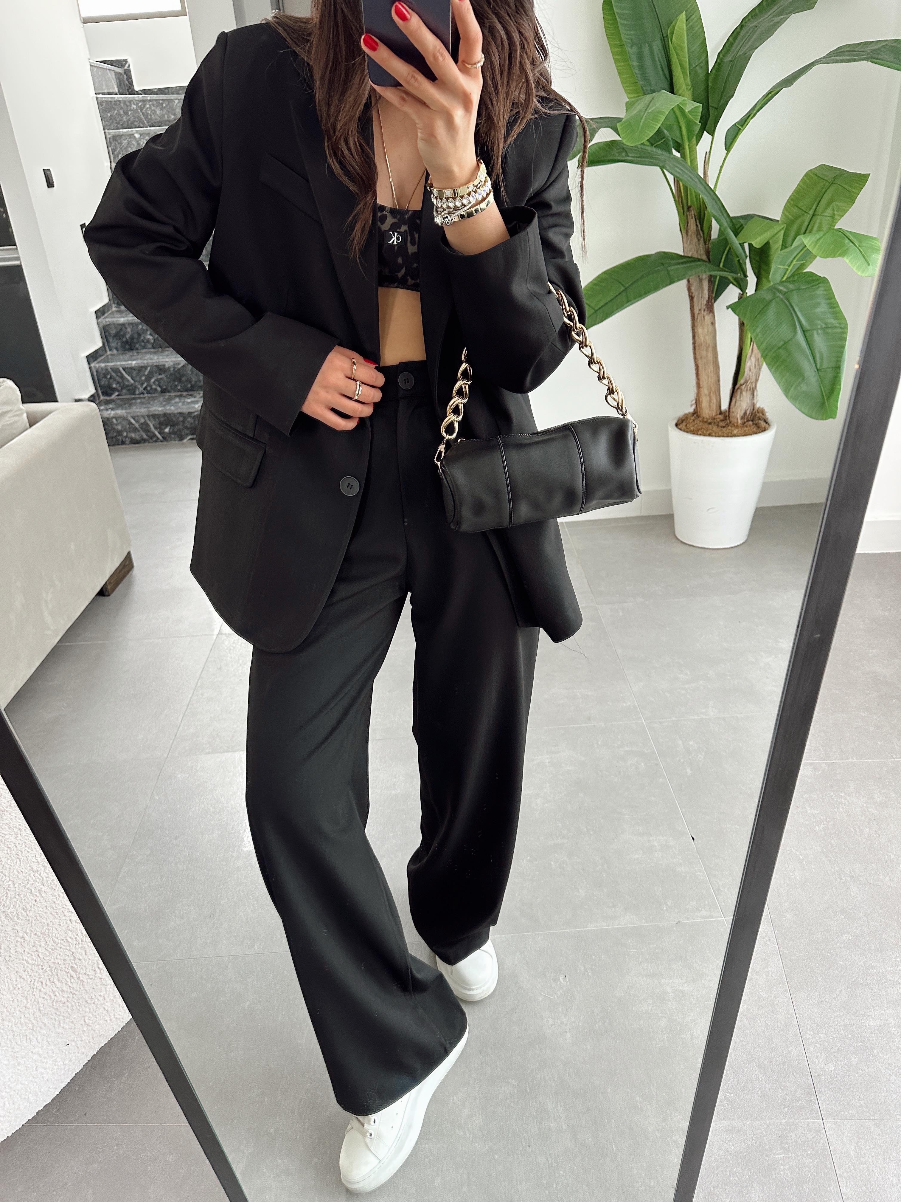 M-D Siyah Vatkalı Blazer