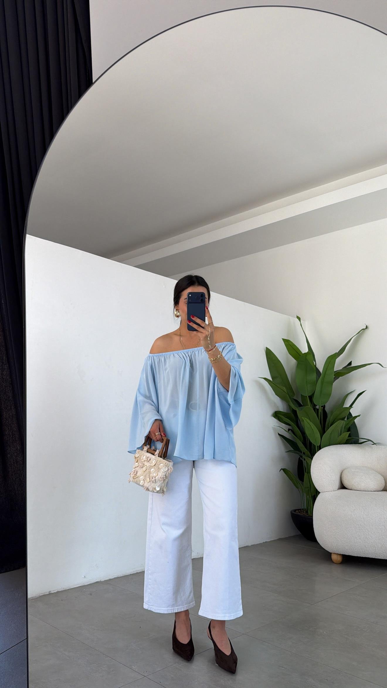 Mavi Yakası Lastikli Bluz