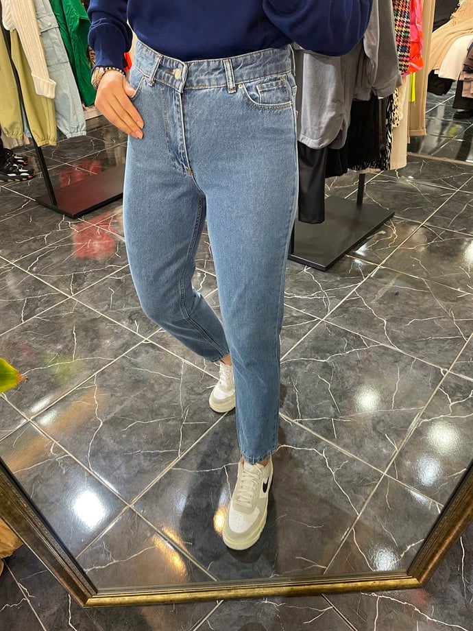 Mom Jean