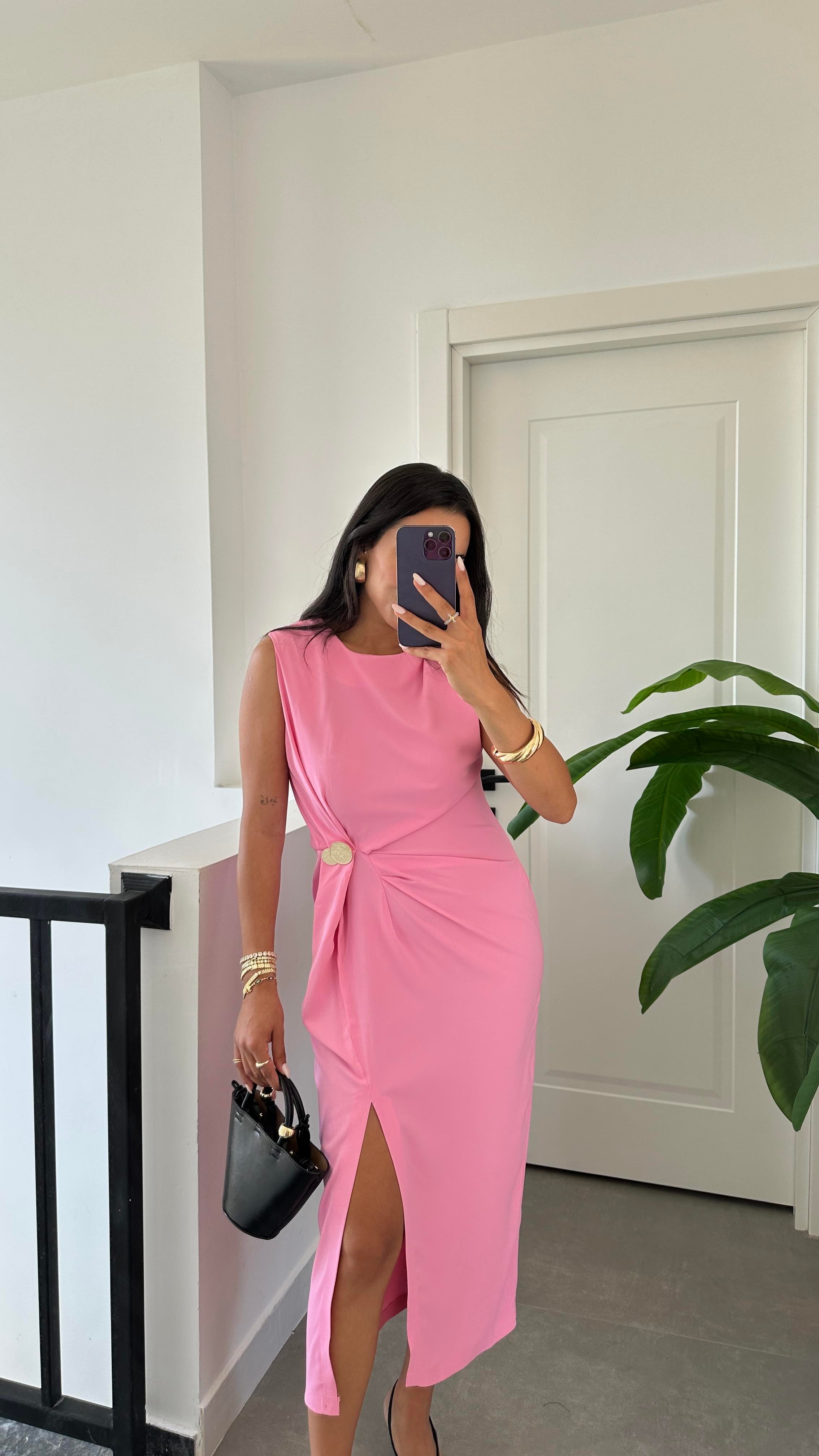 Pembe Belden Düğmeli Elbise