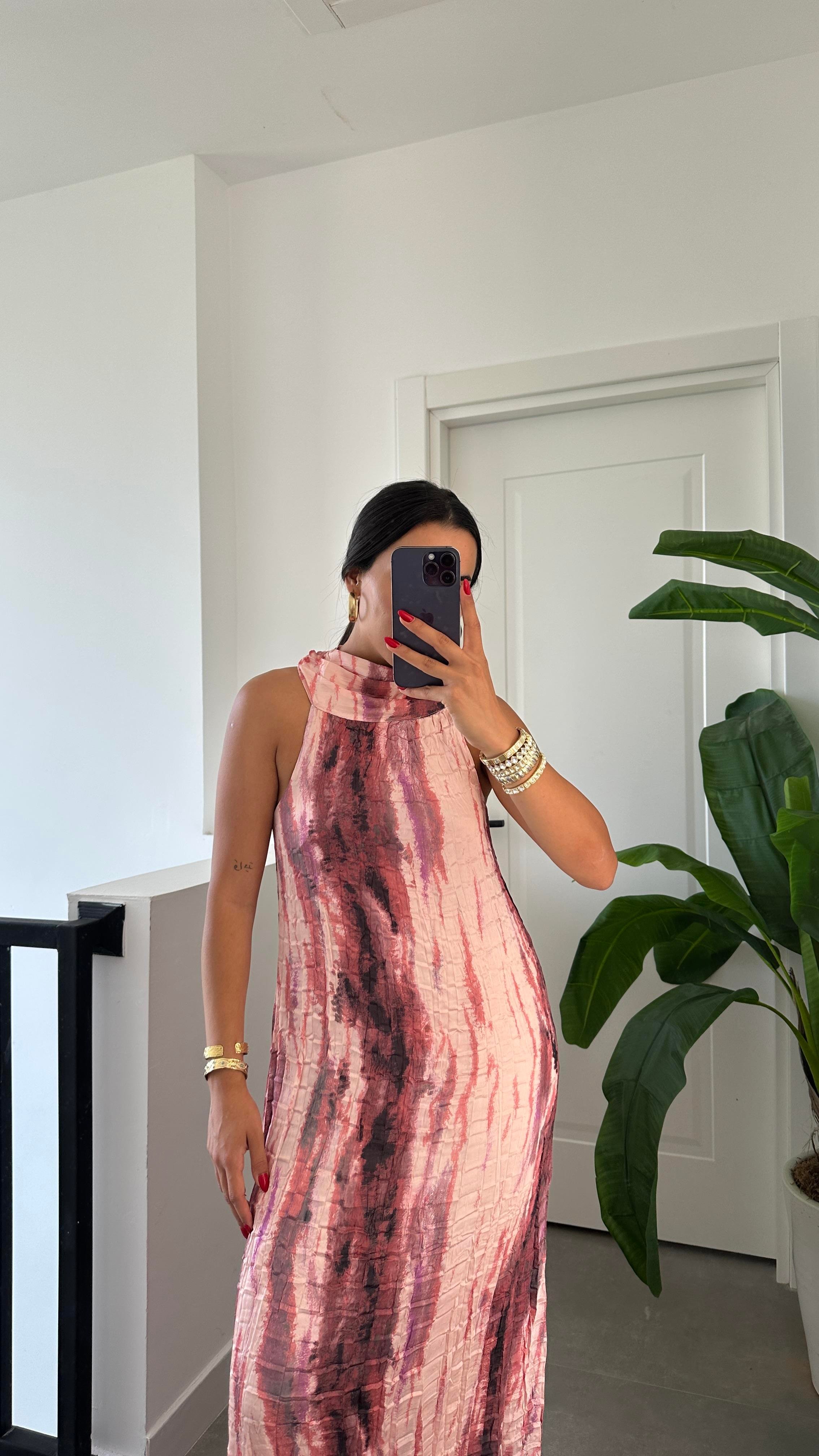 Pembe Kraşlı Elbise