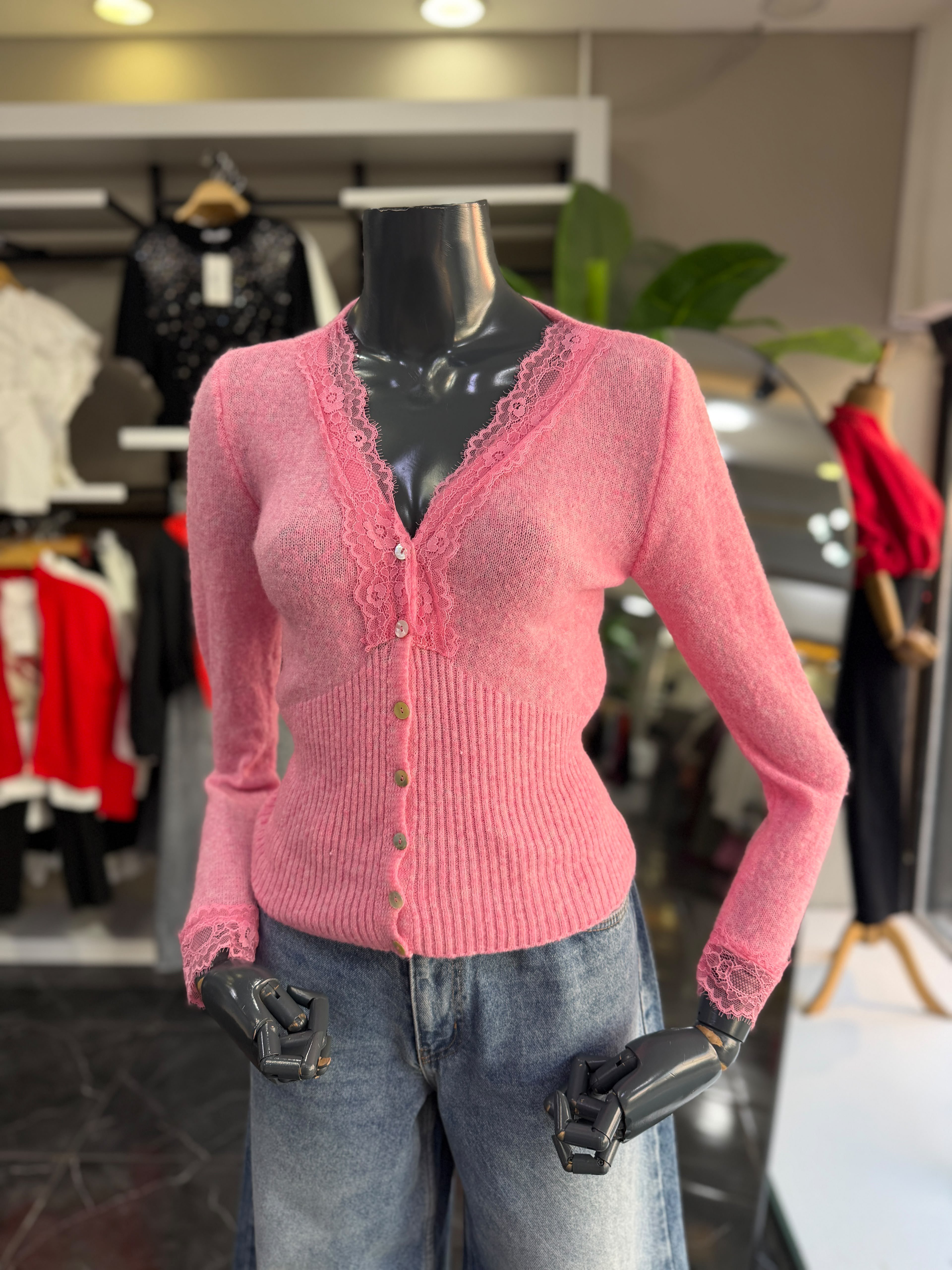 Pembe Yakası Ve Kolu Dantelli Hırka