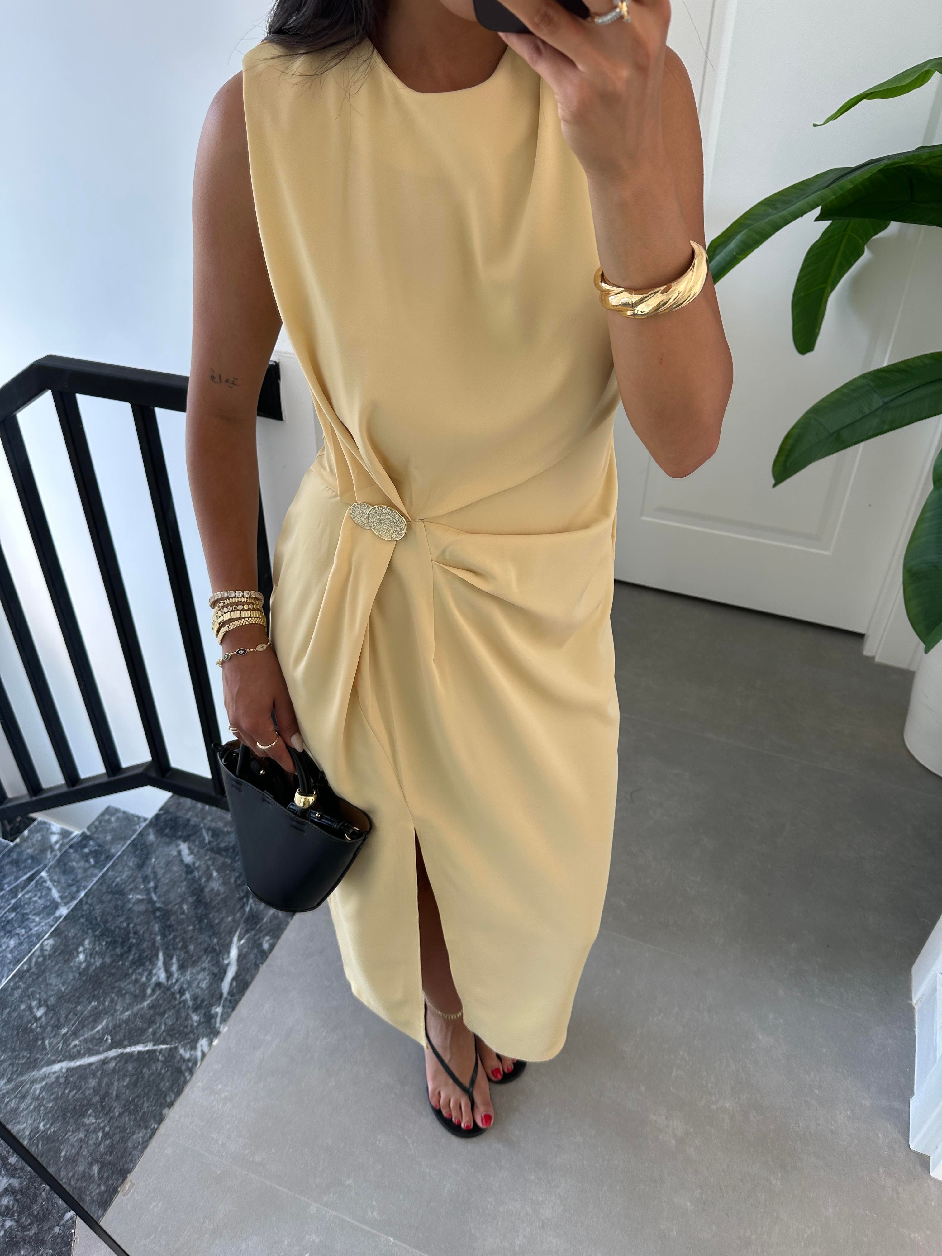 Sarı Belden Düğmeli Elbise