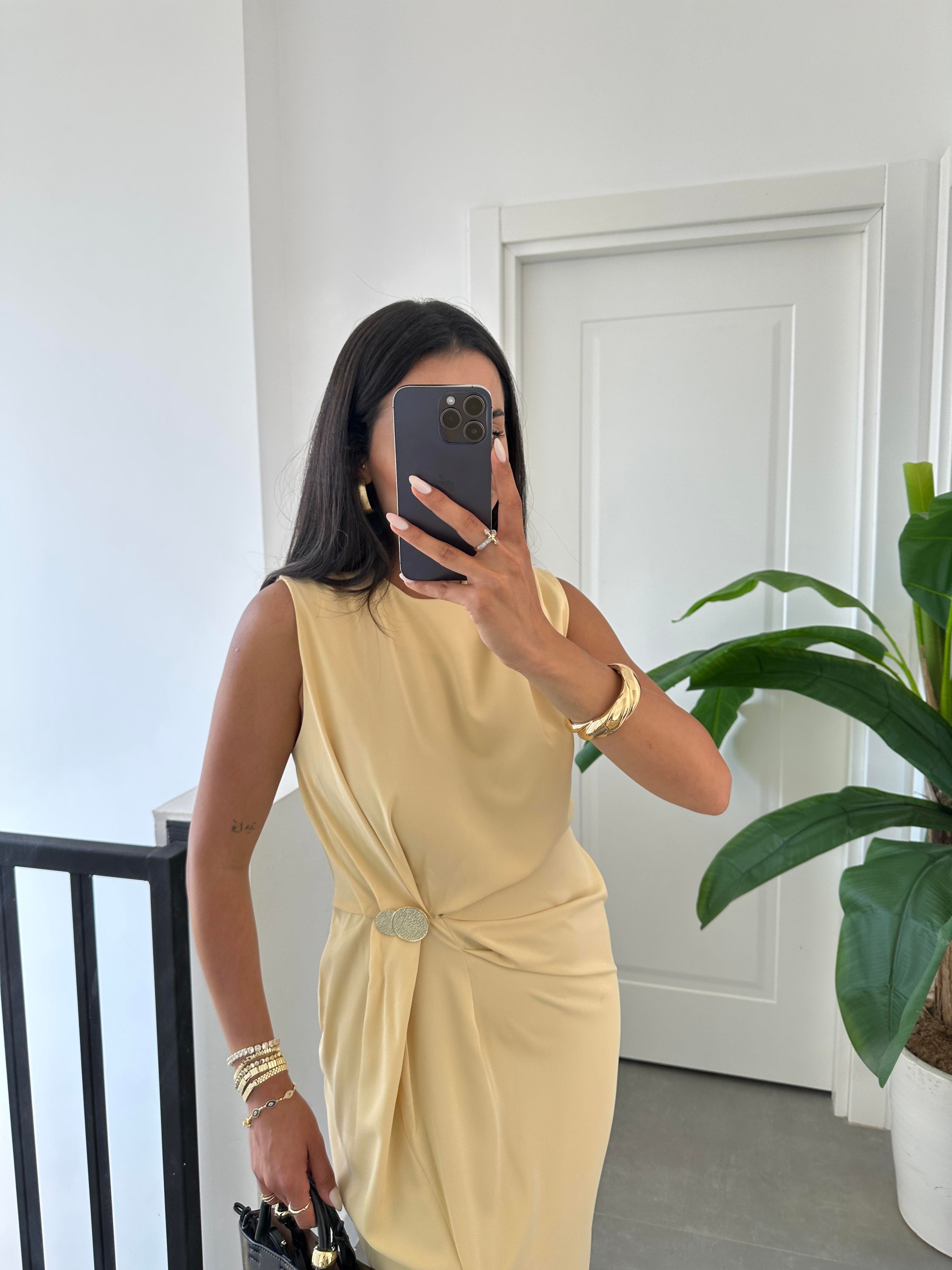 Sarı Belden Düğmeli Elbise