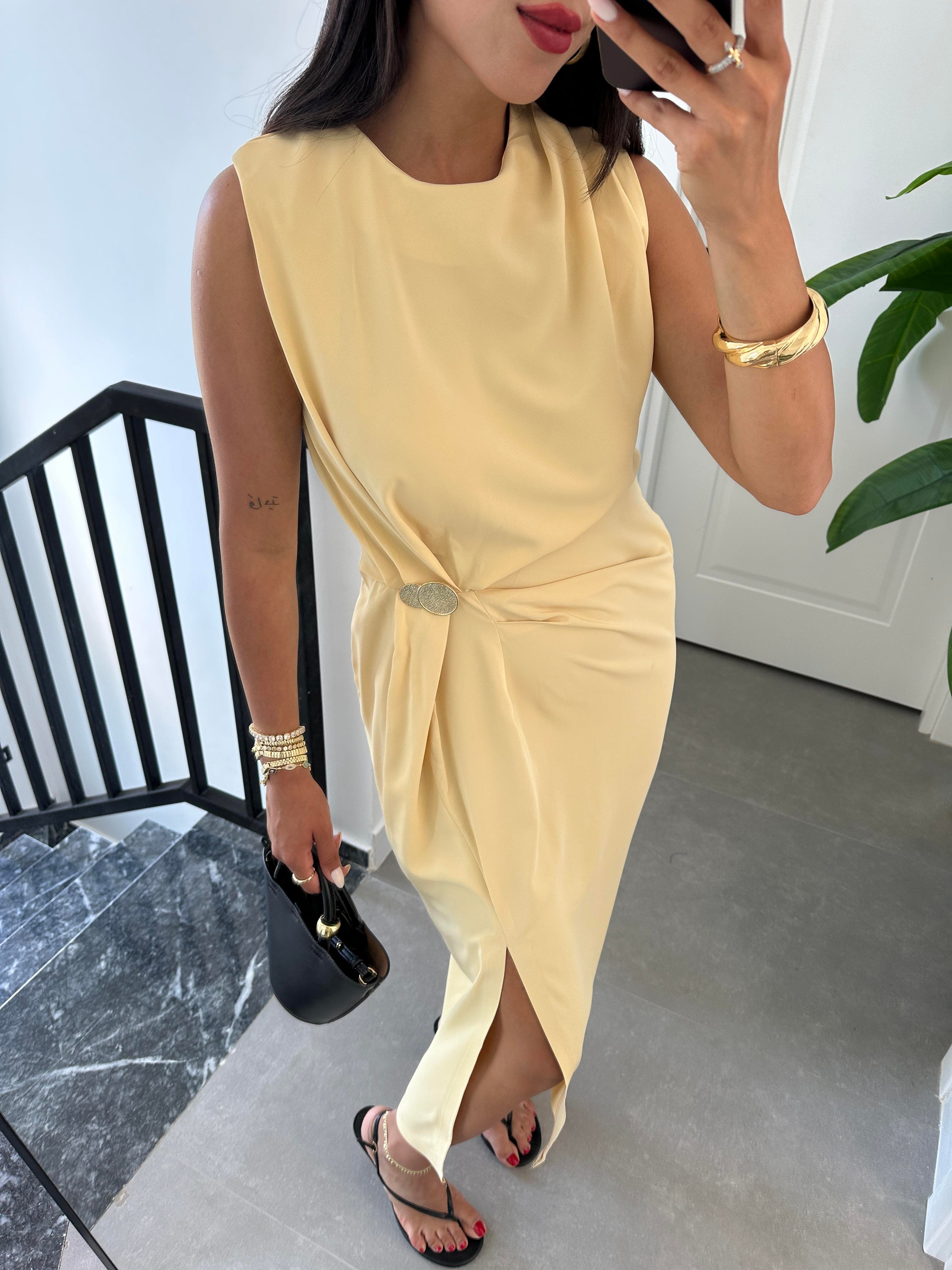 Sarı Belden Düğmeli Elbise