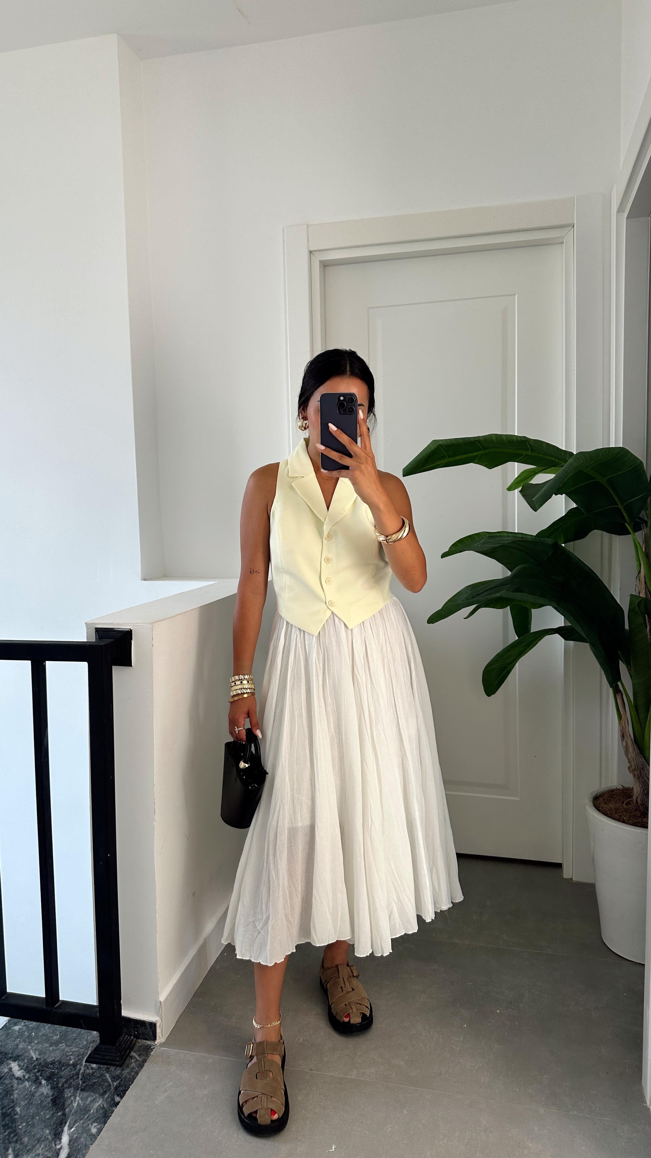 Sarı Düğmeli Dokuma Yelek