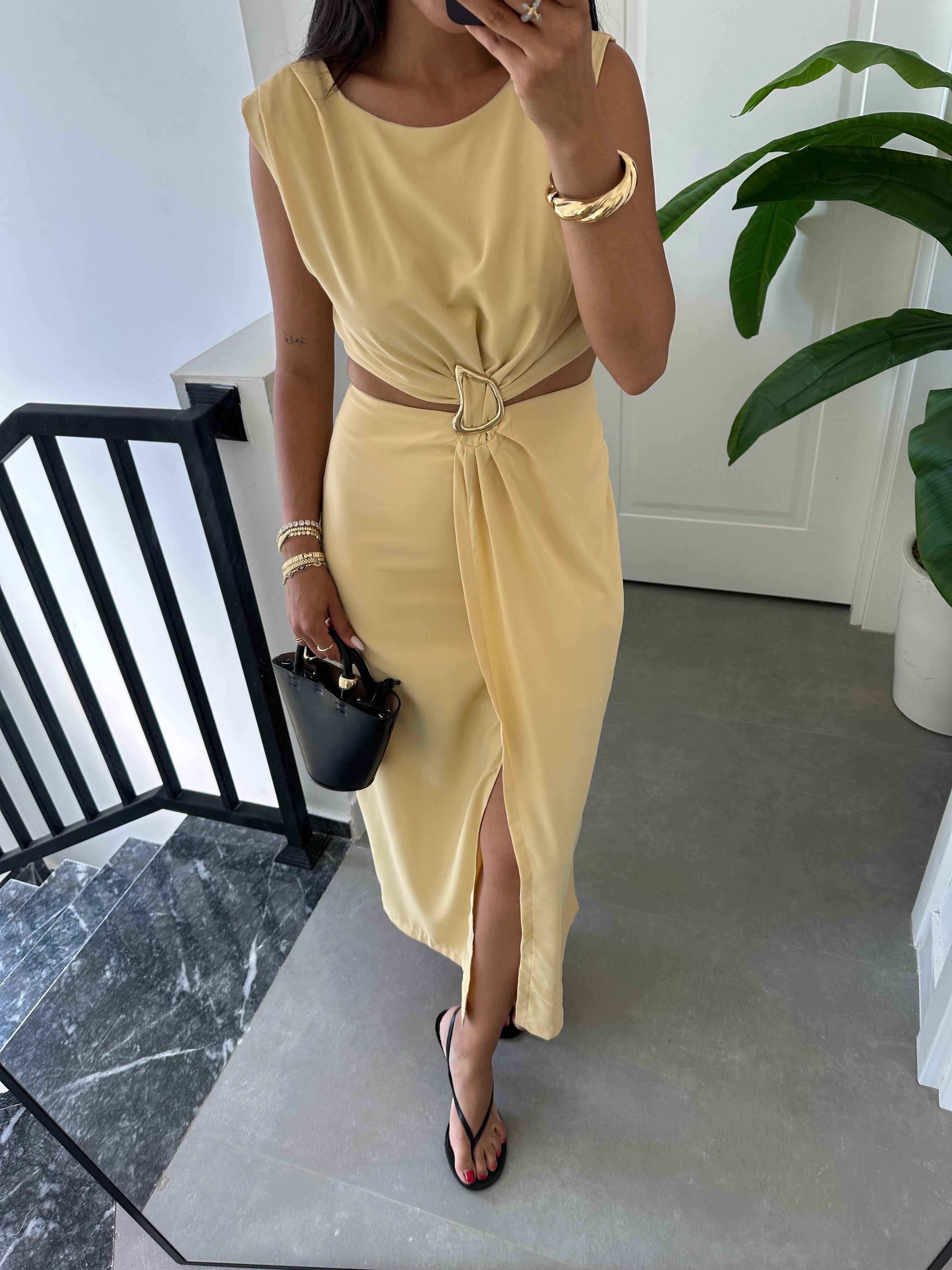 Sarı Tokalı Elbise