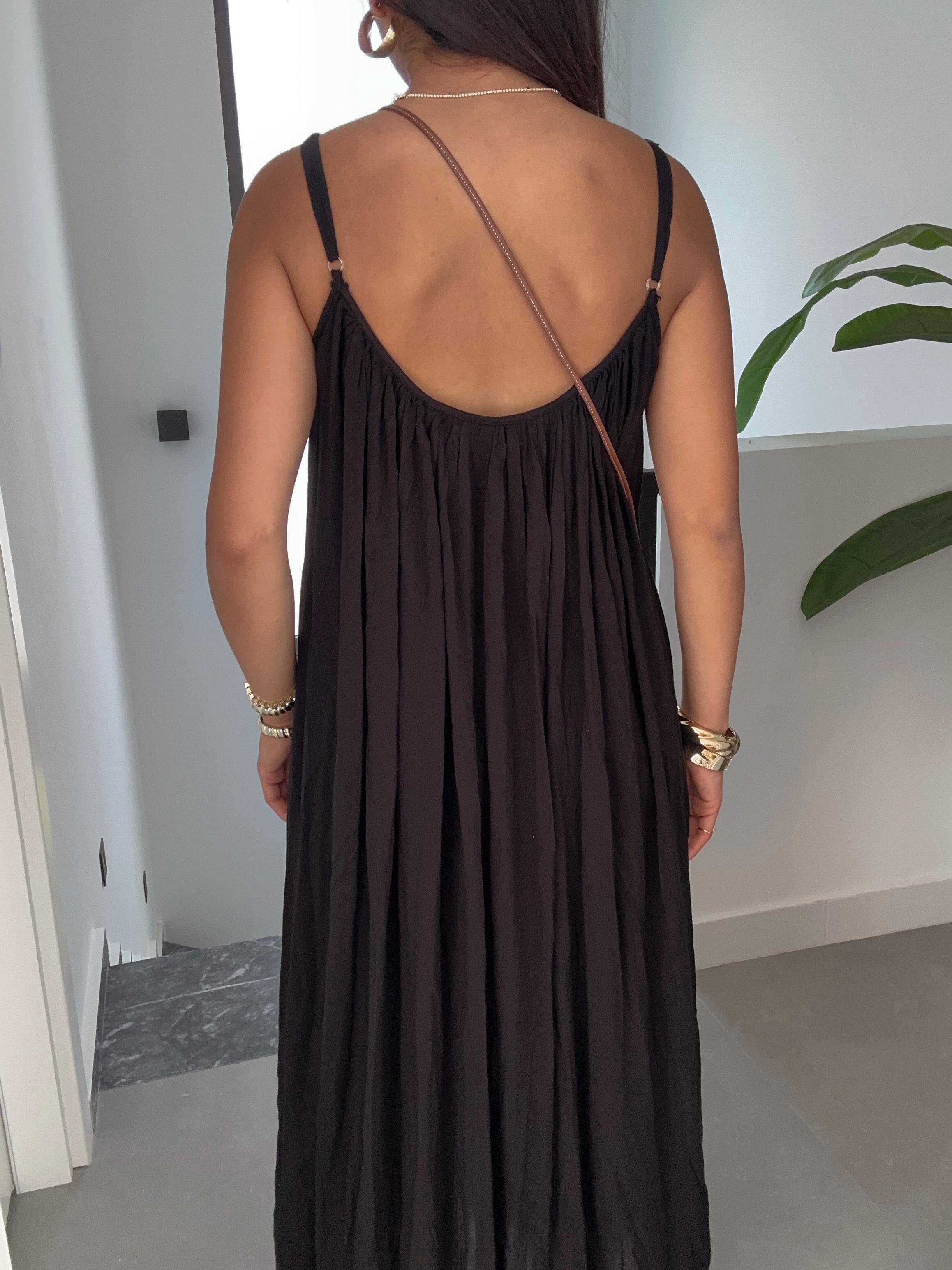 Siyah Askılı Elbise