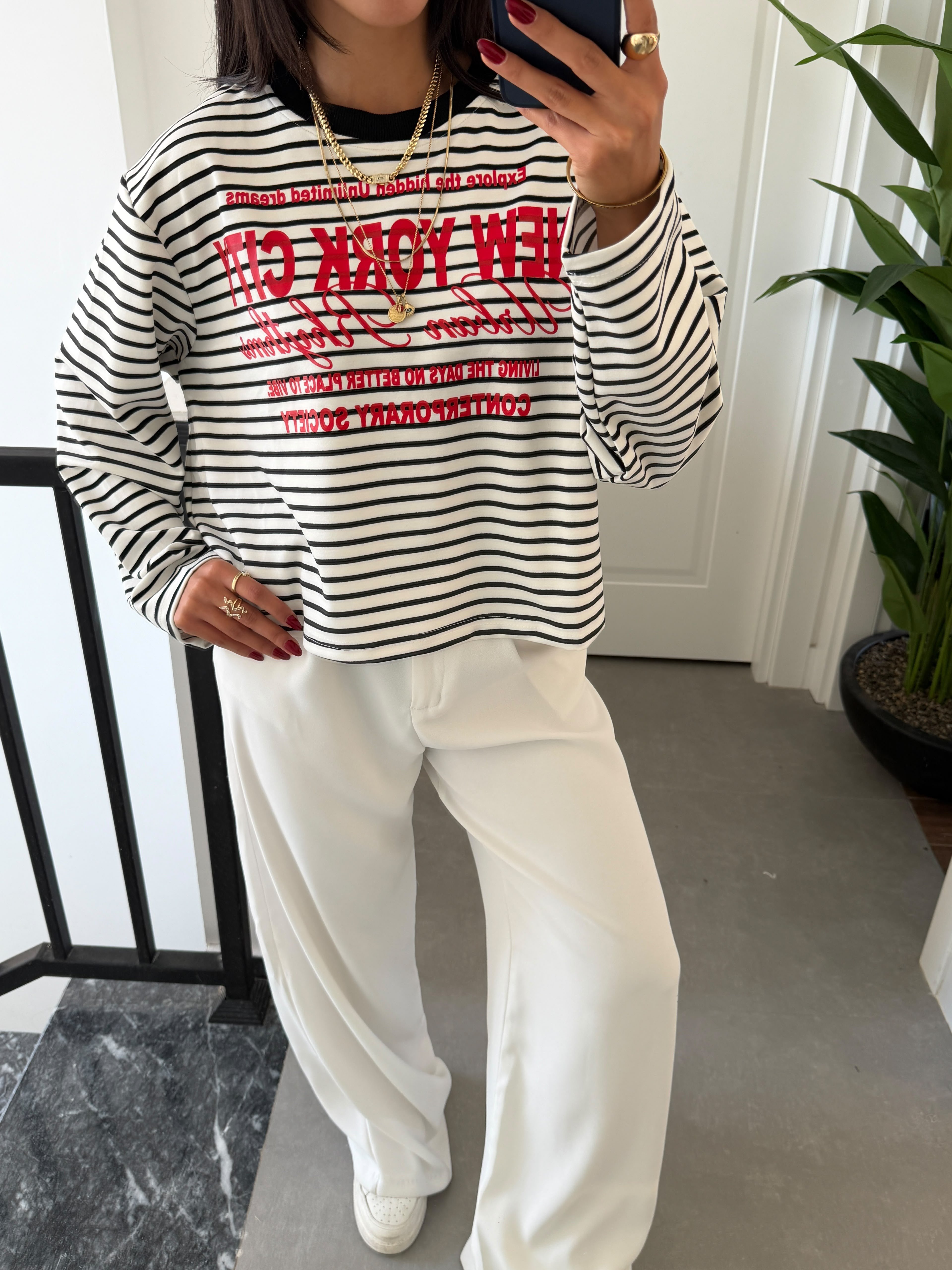 Siyah Baskı Detaylı Sweatshirt