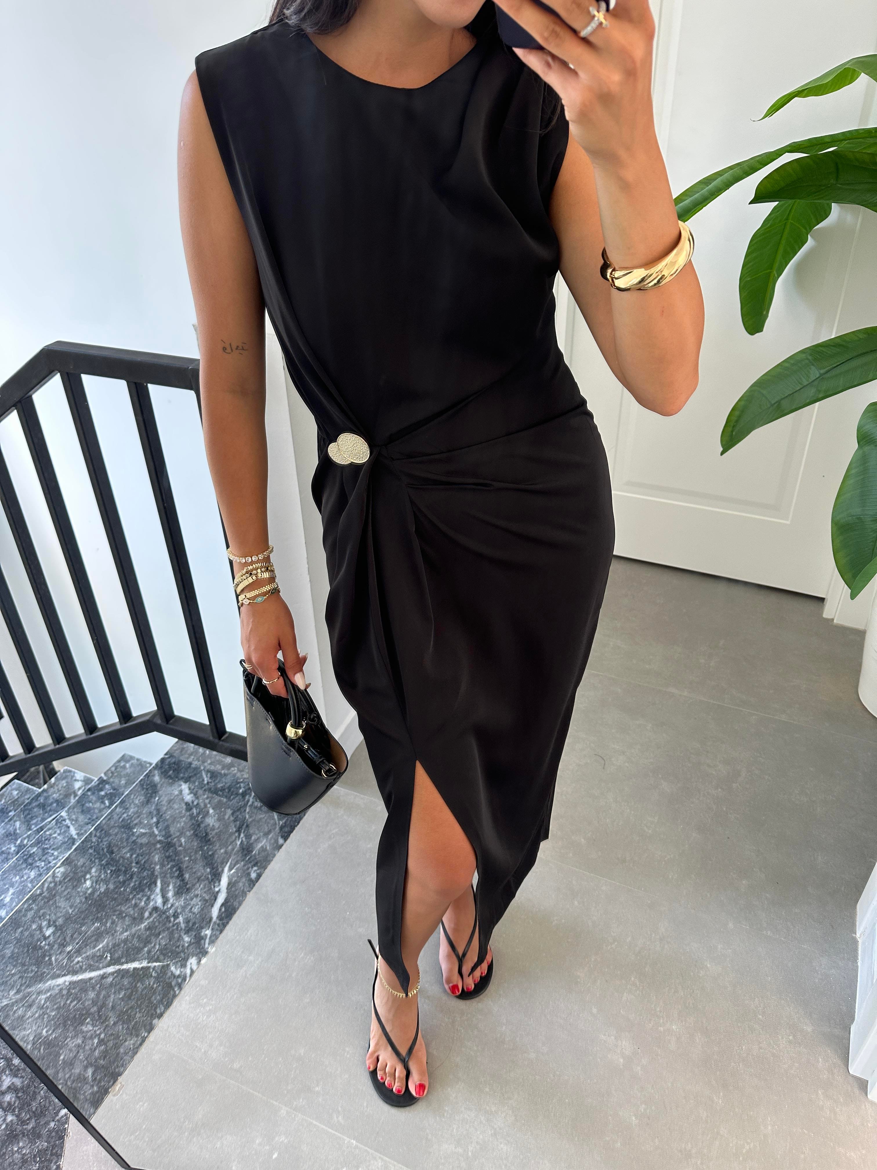 Siyah Belden Düğmeli Elbise