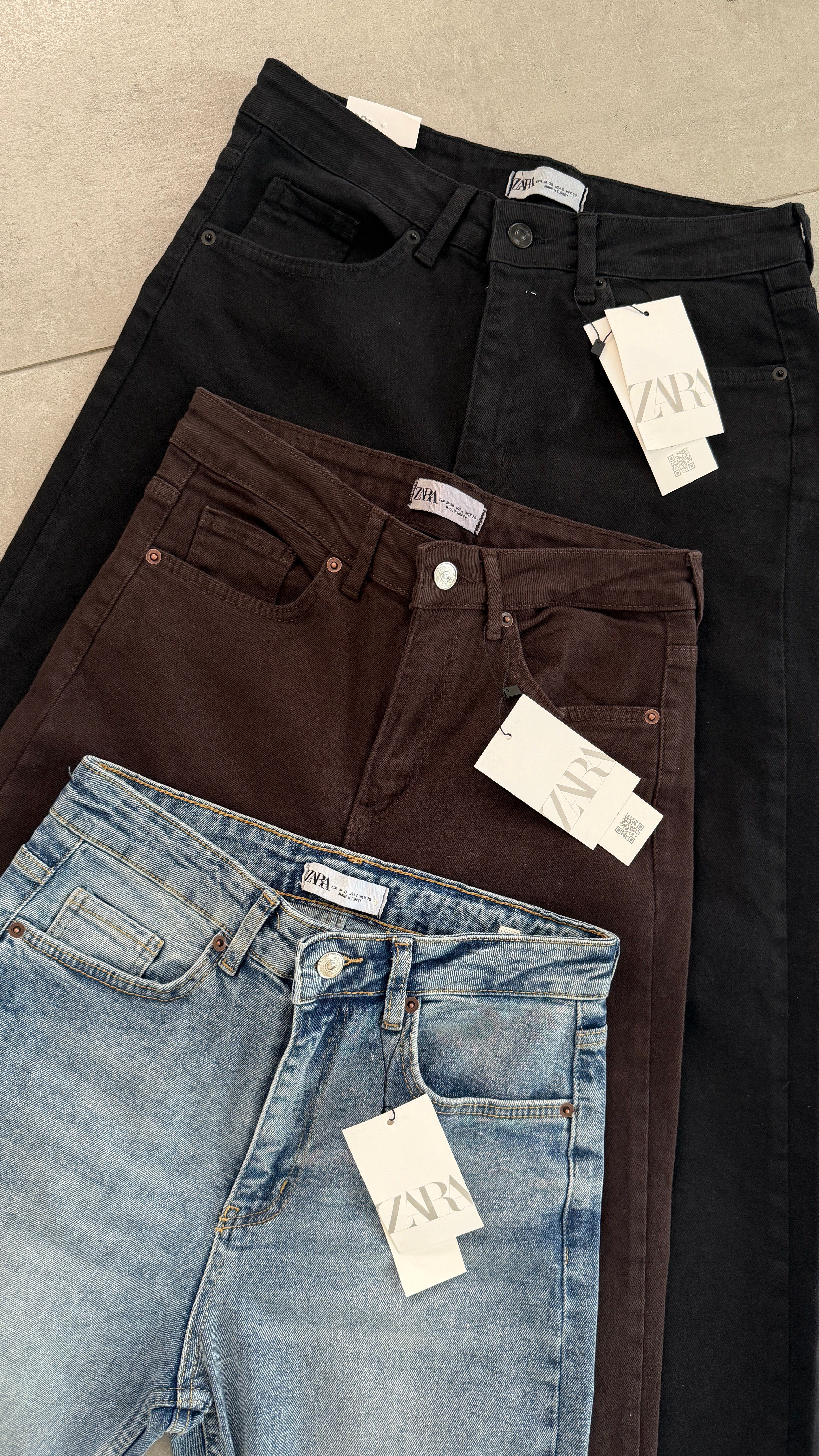 Siyah Boyfit Kesik Paça Jean
