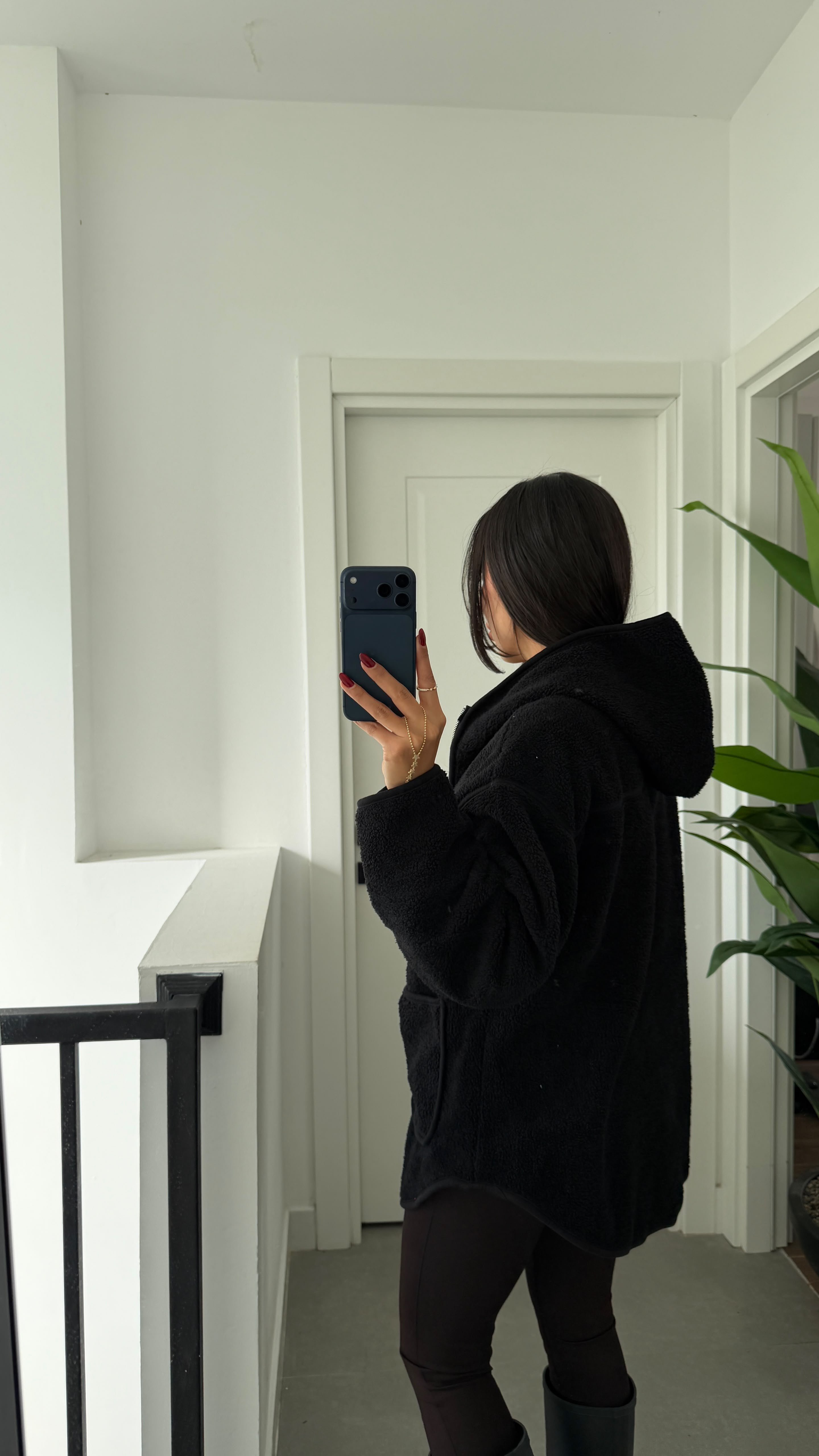 Siyah Cepli Kapüşonlu Polar Sweat