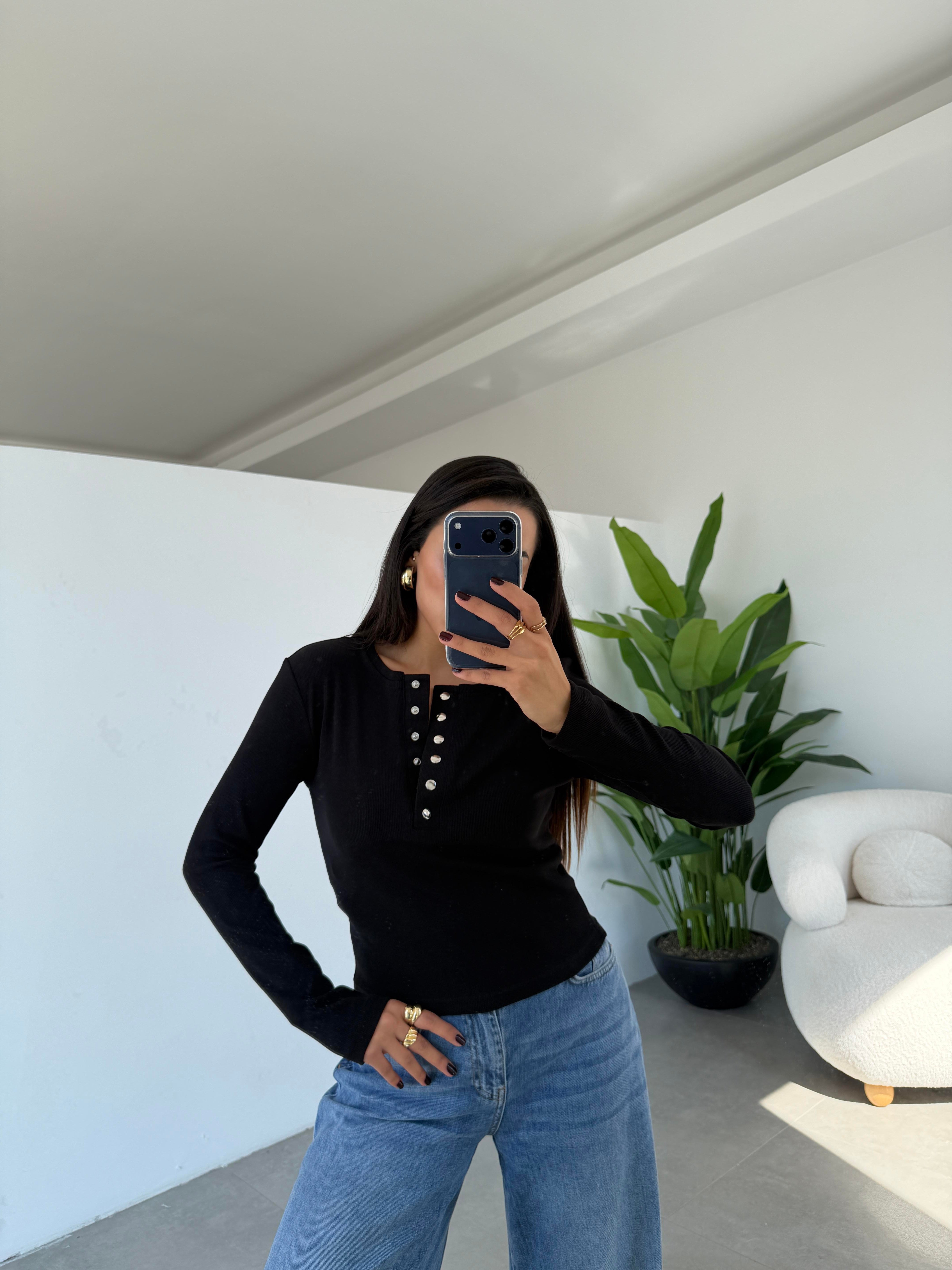 Siyah Çıtçıt Detay Bluz