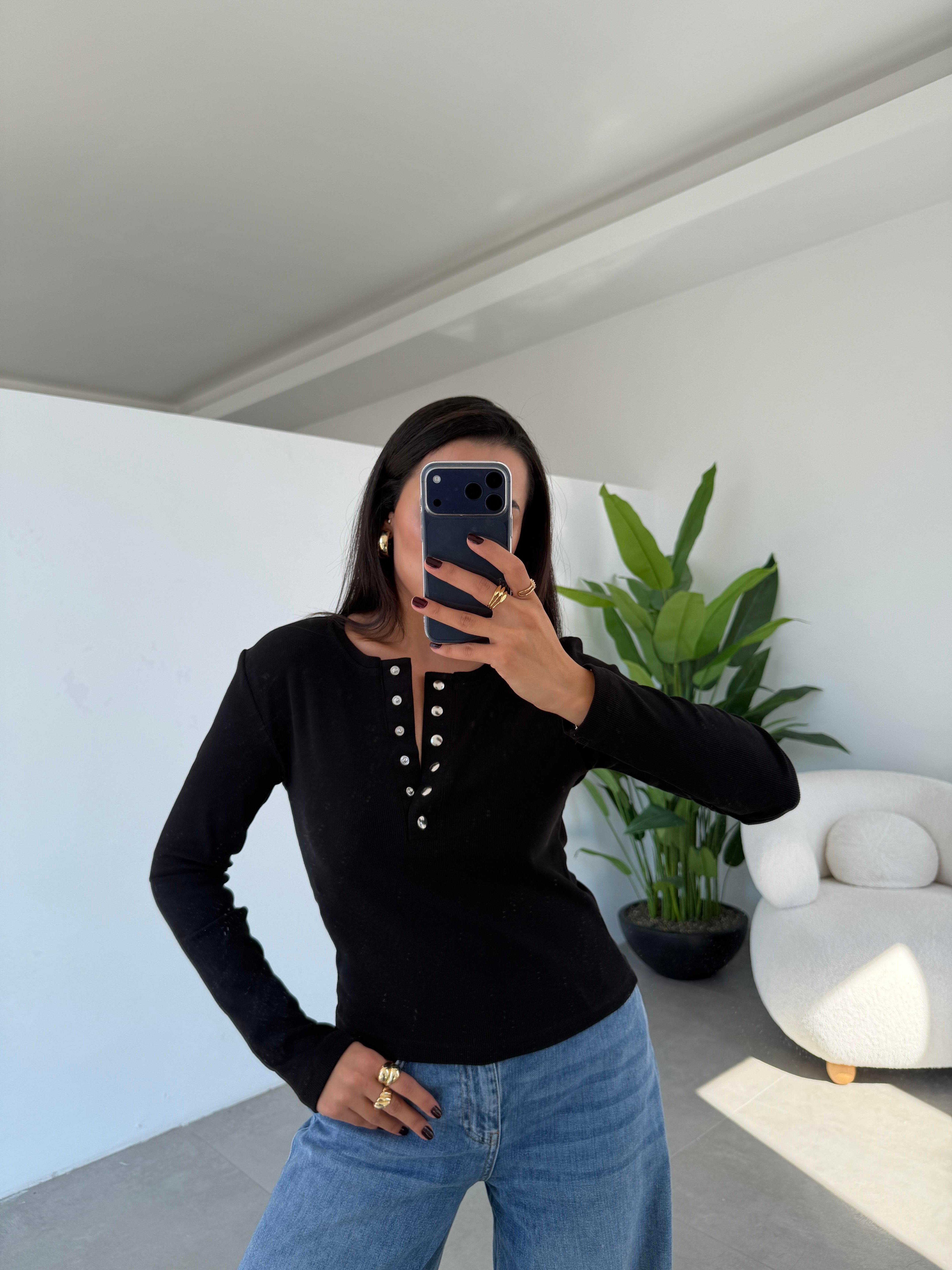 Siyah Çıtçıt Detay Bluz