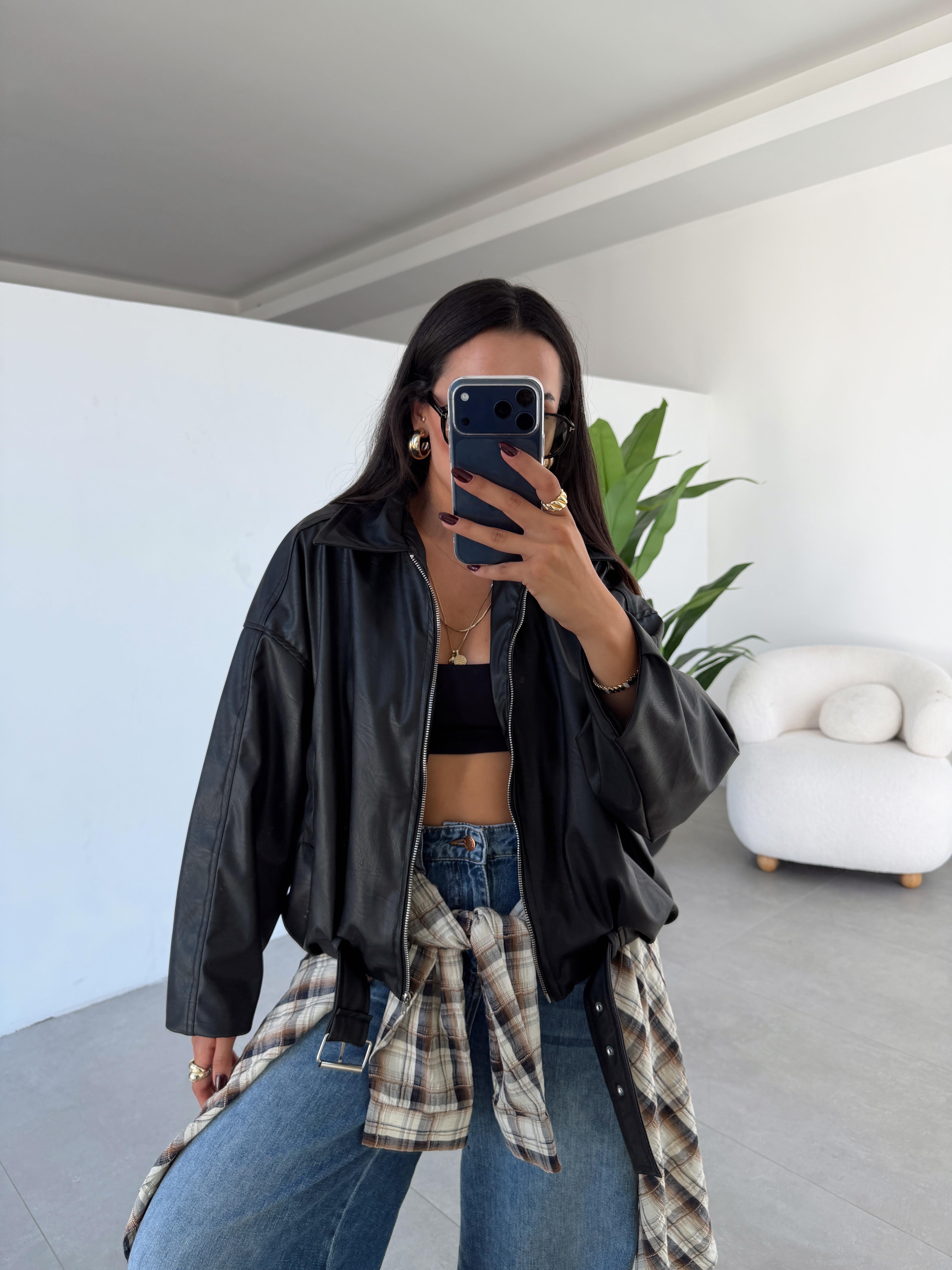 Siyah Deri Kemerli Bomber Ceket