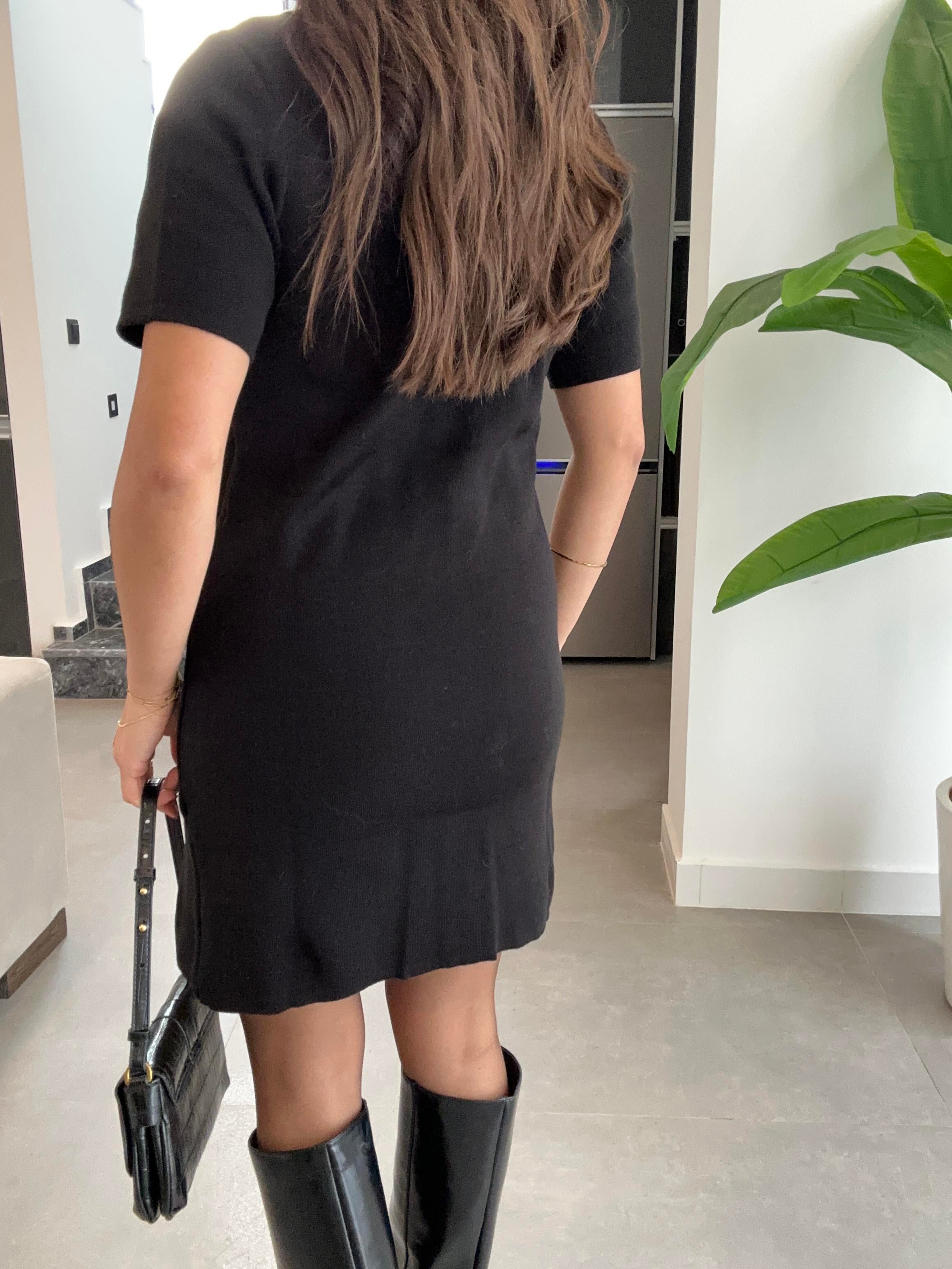 Siyah Dikiş Detaylı Triko Elbise