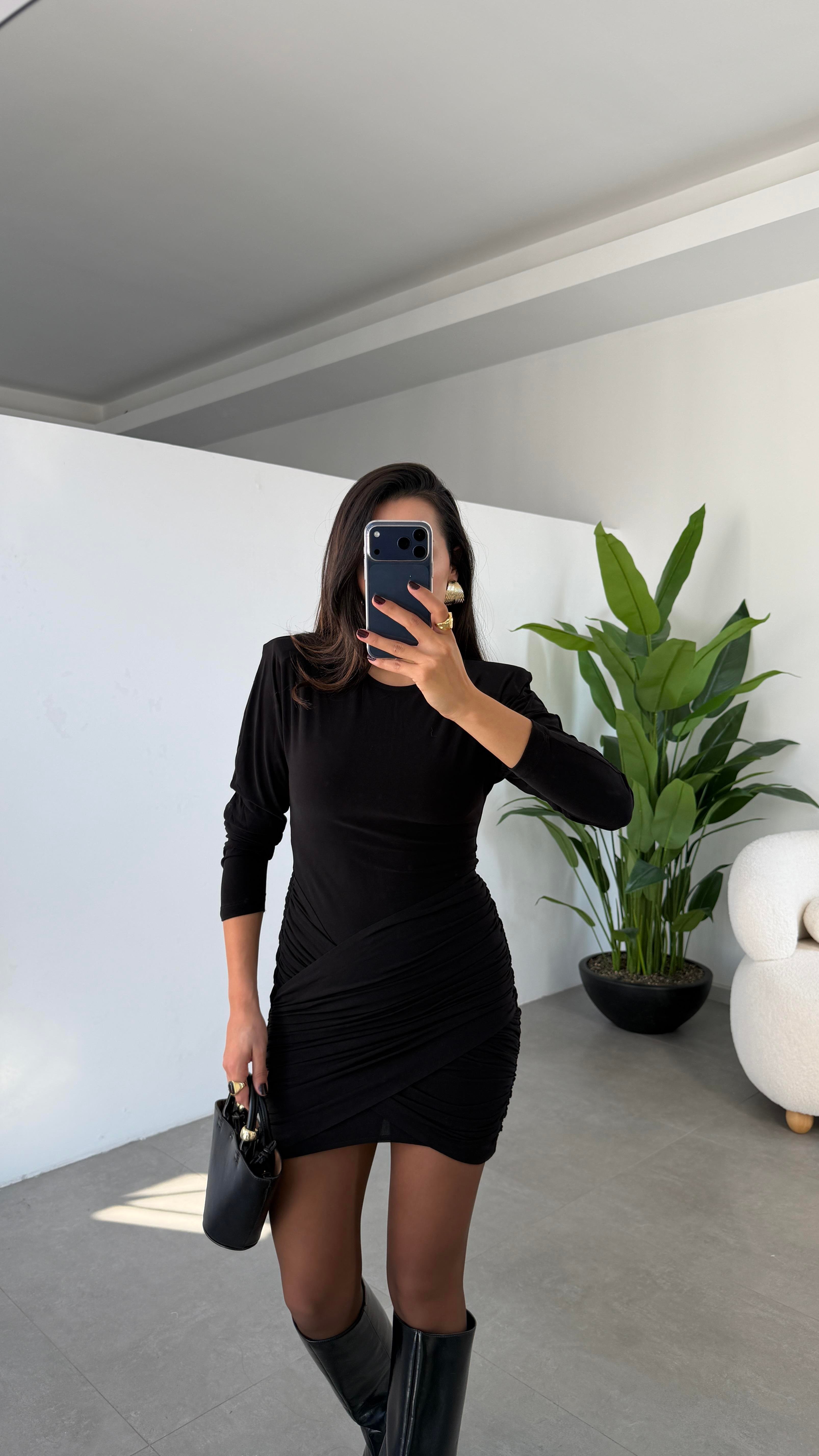 Siyah Eteği Drapeli Elbise