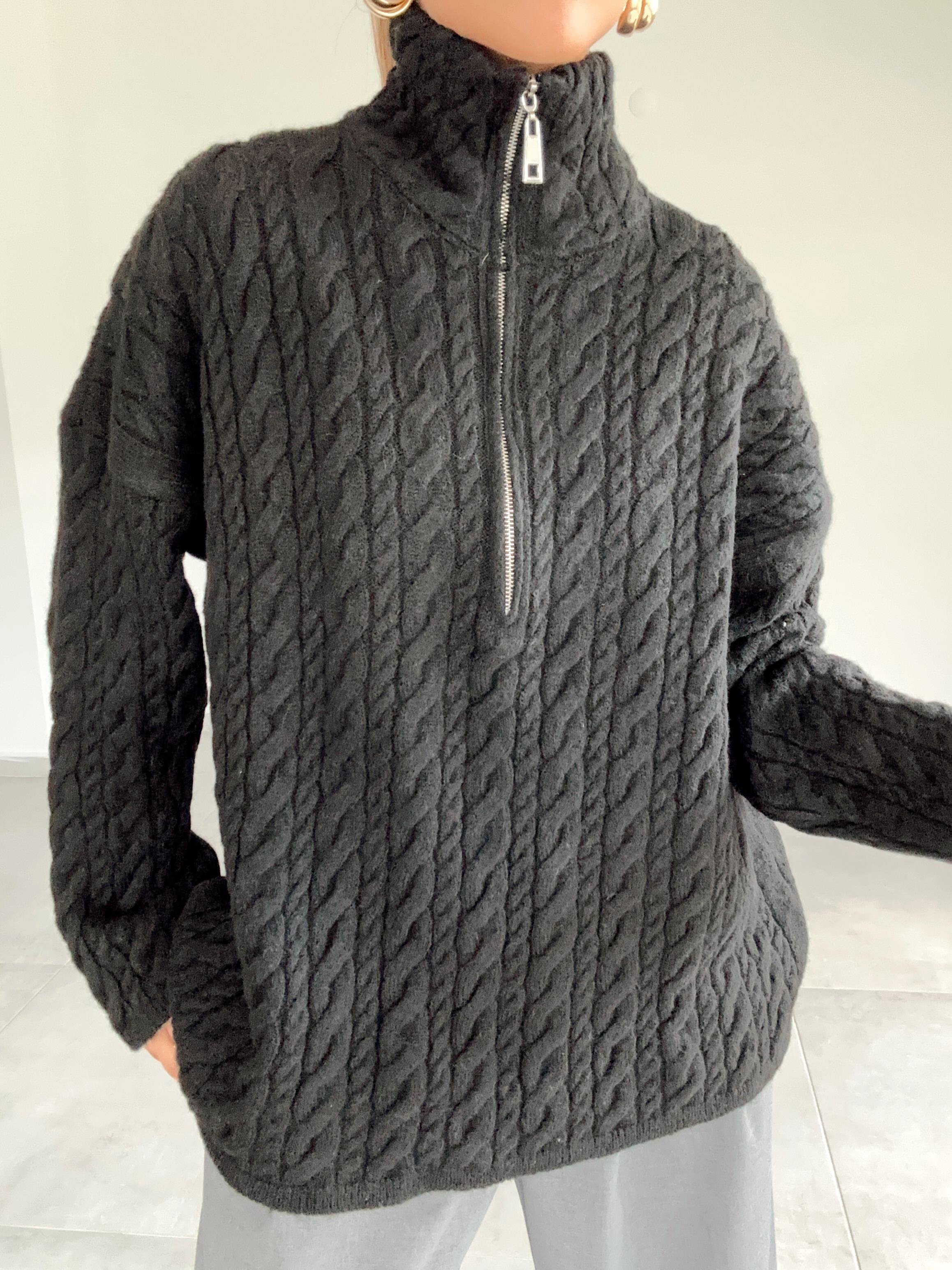 Siyah Fermuarlı Triko Kazak