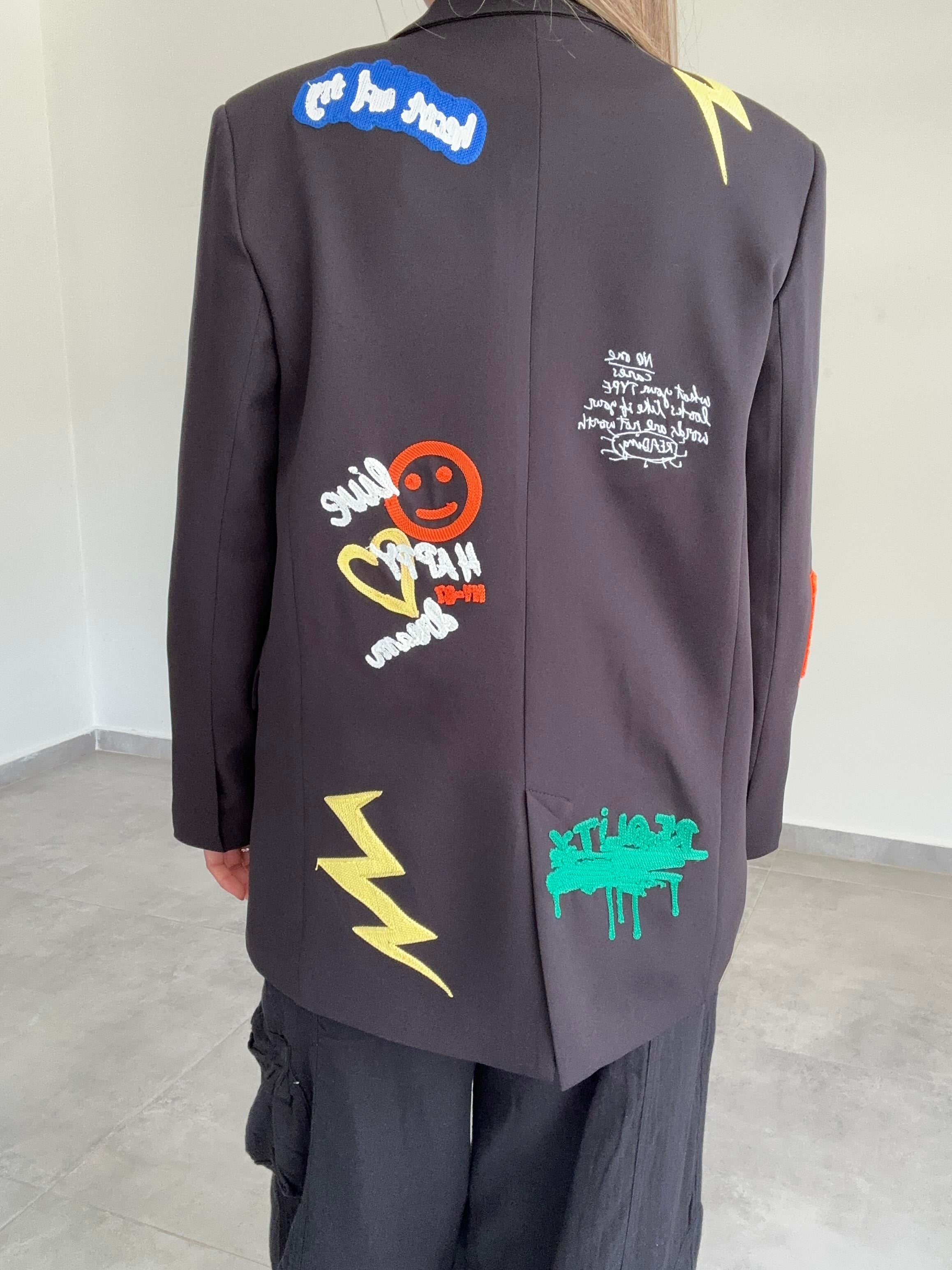 Siyah İşlemeli Tasarım Blazer