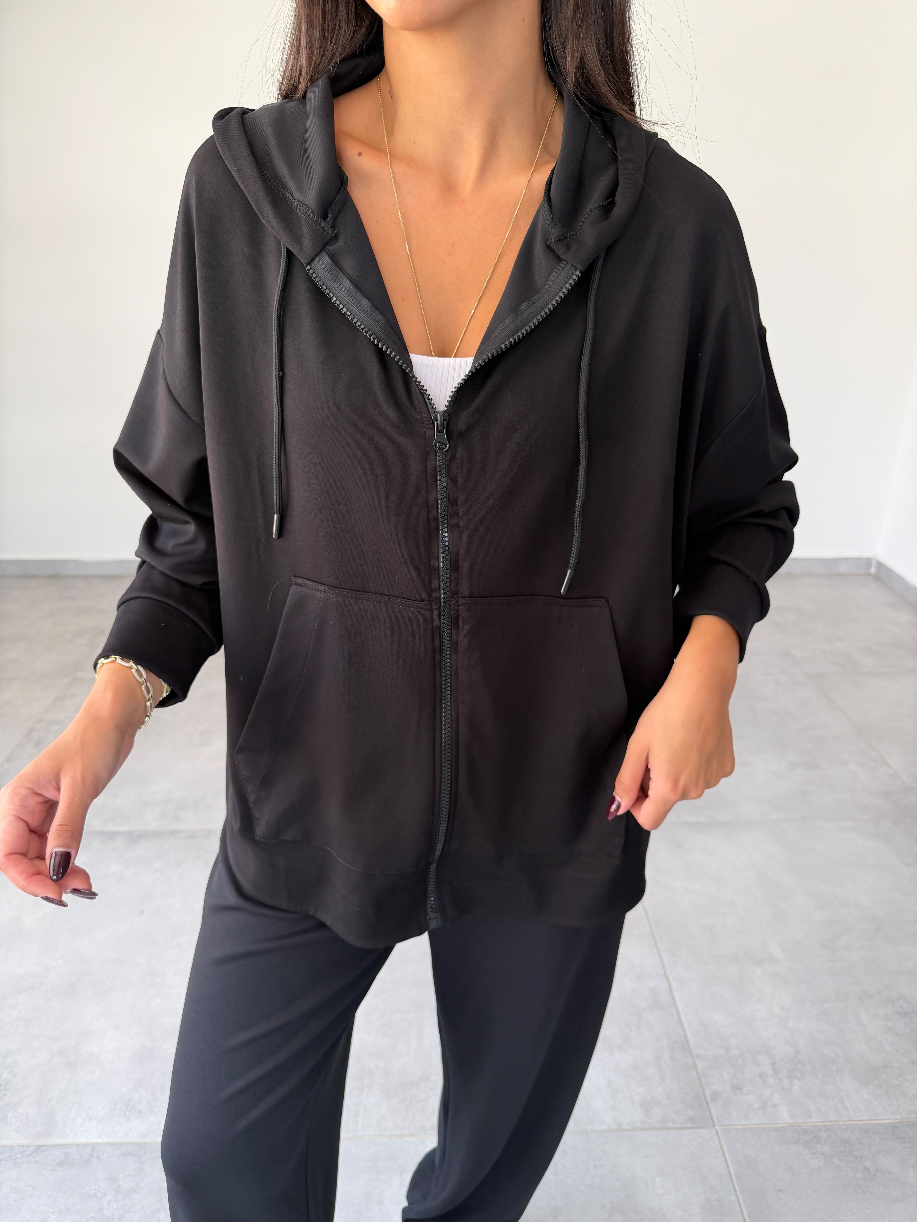 Siyah Kapüşonlu Fermuarlı Rahat Kesim Sweatshirt