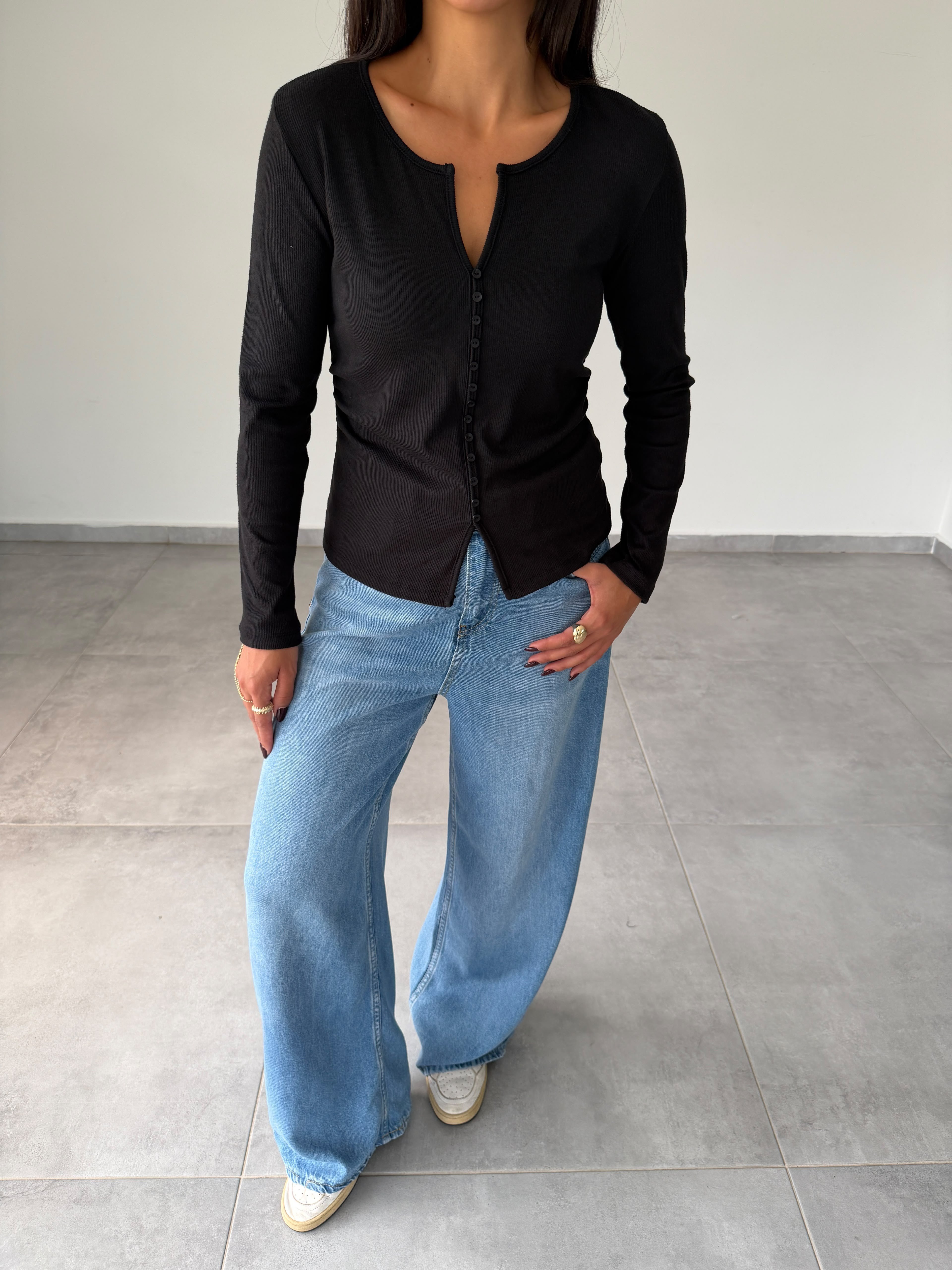 Siyah Kaşkorse V Yaka Önü Düğmeli Body